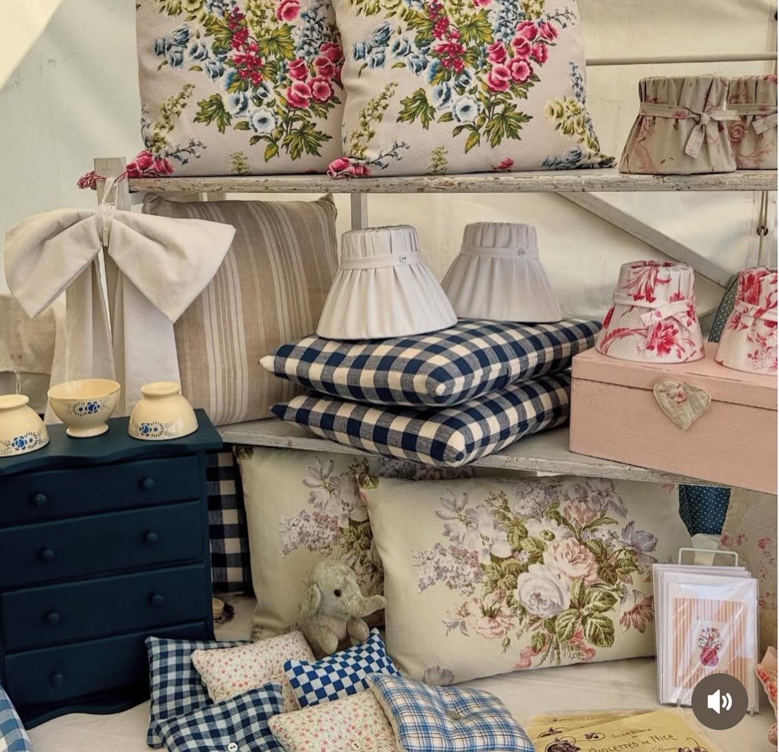 Introducing our Exhibitors 🤍
@suitablyvintage
A beautiful range of country inspired interiors ~ cushion & lampshades ~ handmade by lovely Sue @suitablyvintage using antique linens & textiles 🌿
Sue also offers a fabulous range of textile packs & haberdashery for slow stitching projects, & French Brocante finds ~ one not to miss at the Summer Brocante @moylescourt on 25th August 🌸
Come and shop with our fabulous small independent businesses, follow their accounts and meet them in person at the Brocante 🤍
Monday 25th August 🎪
10 - 4pm
Moyles Court School
Nr Ringwood
New Forest