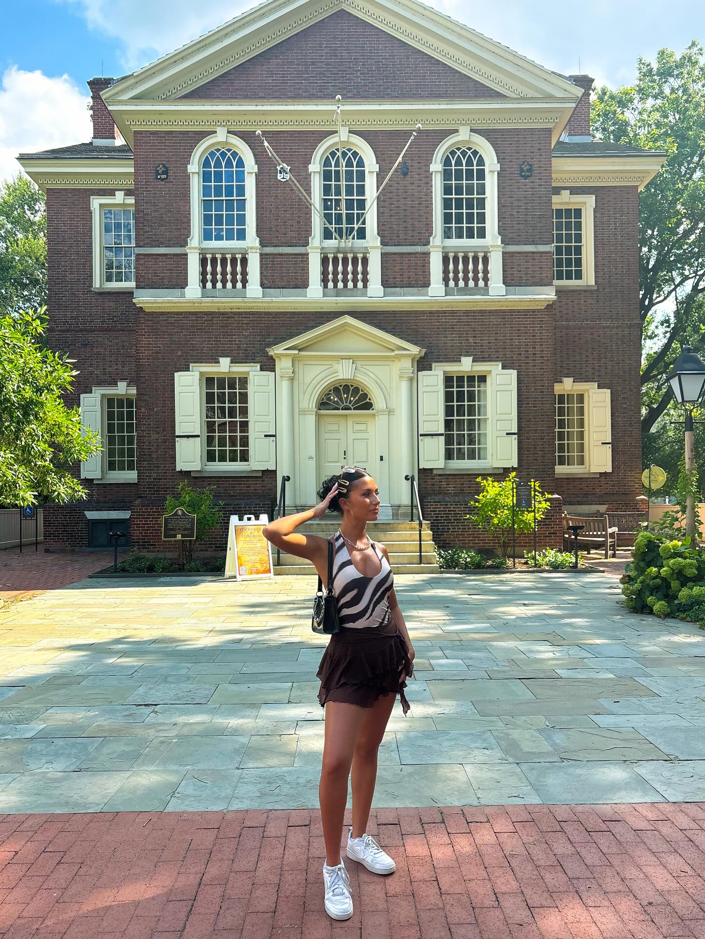 From Philadelphia last month 🪶🤎
Just wish I could’ve planted a lil smooch on the groundhog outside the Museum of Art 💋