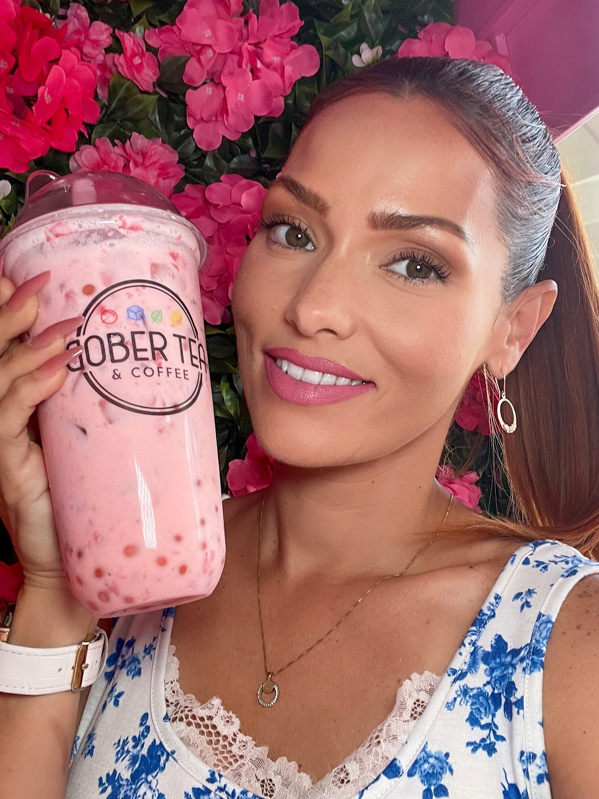 Welcome to the brand new donut and boba shop in Southwest Florida. @mochidoughfortmyers is located @gulfcoasttowncenter in Fort Myers offering premium Japanese donuts made with rice flour for a chewy texture. You can buy them individually or in boxes of 3, 6 or 12.
We grabbed a box of twelve and tried every single flavor available for the day which were:
🎀 Cookies and cream
🎀 Fruity Pebble
🎀 Taro
🎀 Churro
🎀 Black sesame bling
🎀 Funnel Cake
🎀 Strawberry
🎀 Birthday cake
🎀 Ube
Needless to say the Mochi donuts were a hit with my kids. They are made fresh daily with rotating flavors so you may find different flavors when you visit.
You can also choose from delicious bubble Tea, Vietnamese coffee , and Momo Korean egg drop sandwiches.
Here’s what we had to drink:
🎀 Chizu Pink Pear Green Tea with milk and passion fruit boba
🎀 Supreme Mango Green Tea and passion fruit boba
🎀 Coconut Cloud Viet Coffee
🎀 Chizu Taro Latte
🎀 Chizu Strawberry Green Tea
🎀 Chizu Milk Tea
The Viet Coffee is exactly what you need if you love a good strong taste of coffee and also need to feel awake right away but the Supreme Mango Green tea won my heart in terms of flavor.
Loved this spot, it’s cute & aesthetic perfect for a girls hang out spot, and also filled with photo ops.
#boberteausa #fortmyers #fortmyersfoodie #swfl #swflfood #tasteofswfl #swflfoodie #Mochidough #japanesedonuts #bobatea #swfl @boberteausa