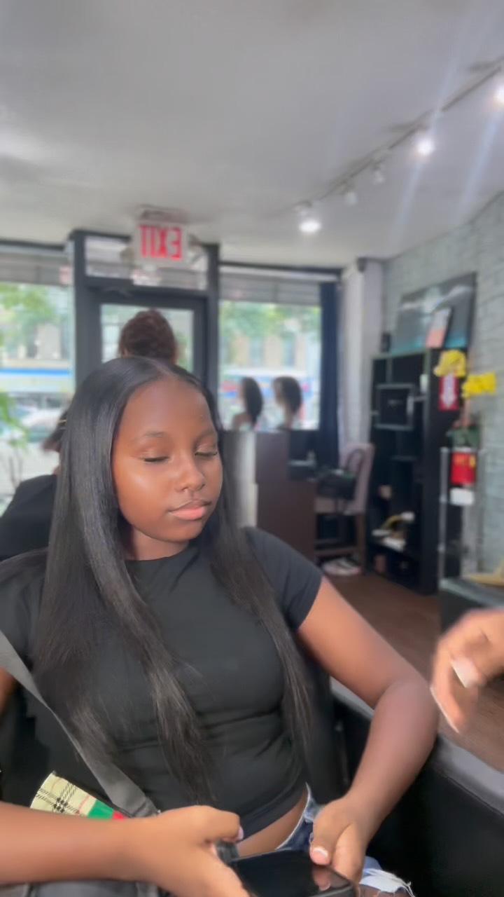 She’s such CUTIE! 😍
Silk press with a few clip ins for length ✅
I would recommend tape ins to last 🙋🏾♀️
Tape ins can be purchased through me 🤭
🔗 to book www.kafihairstylist.com
@kafihairstylist
.
.
.
.
.
.
#silkpress #silkpressseason #silkpresshair #straighthairstyles #straighthair #longhairstyles #longhair #brooklynsilkpress #silkpressalon #tracks #weave #extensions #clipinhair #explorepage✨