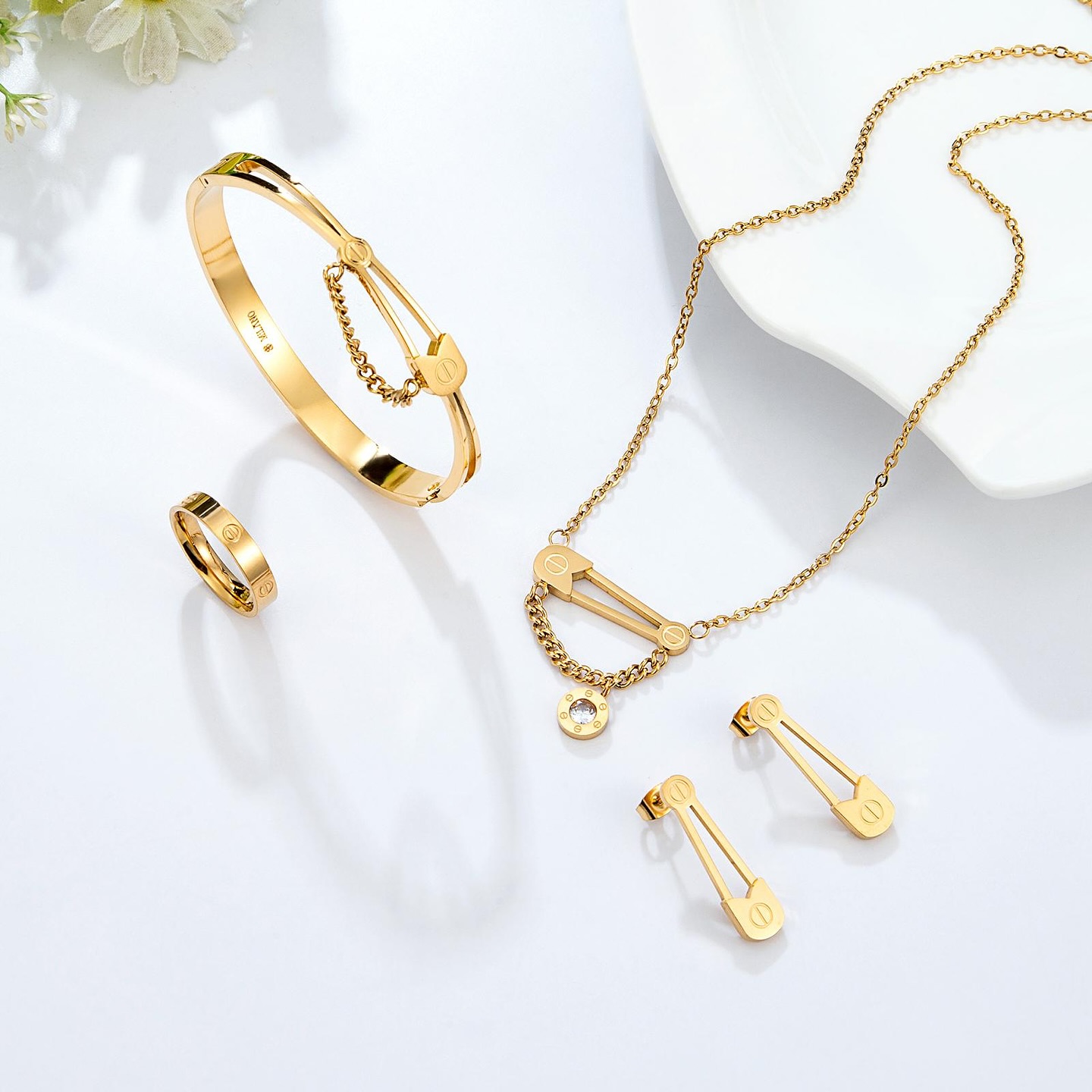 Fierce elegance, crafted for the bold. Discover the BBMILANO touch
#accesorios #dubai🇦🇪 #kuwait