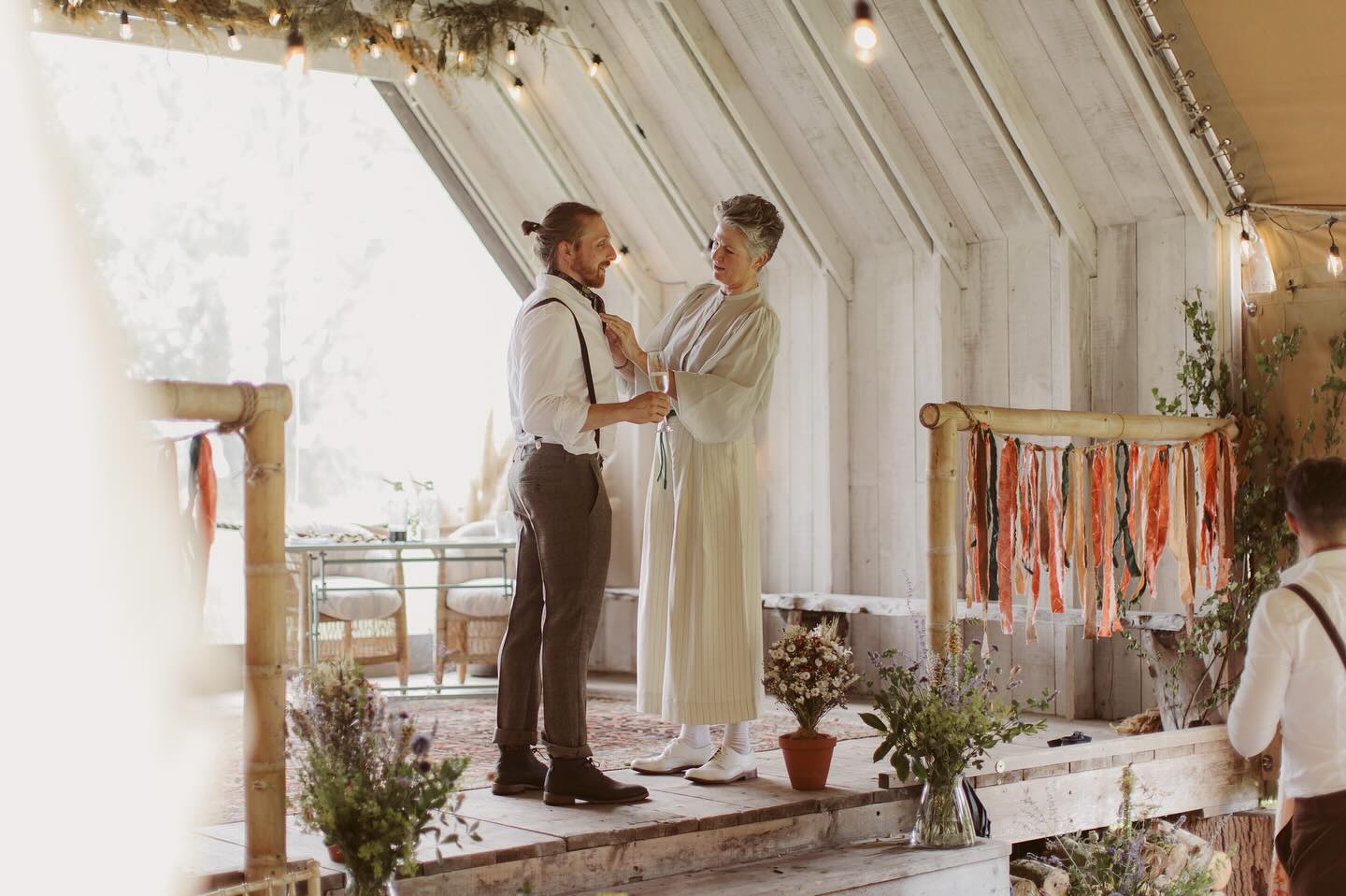It’s almost three weeks since Amy and Vince’s beautiful, nature-inspired wedding day and I still can’t stop thinking about it. Thank you for asking me to play such an important role - I loved every moment ♥️
Venue: @wilderness_wedding_venue
Photographer: @nickrayphoto
Cake: @eatandmess