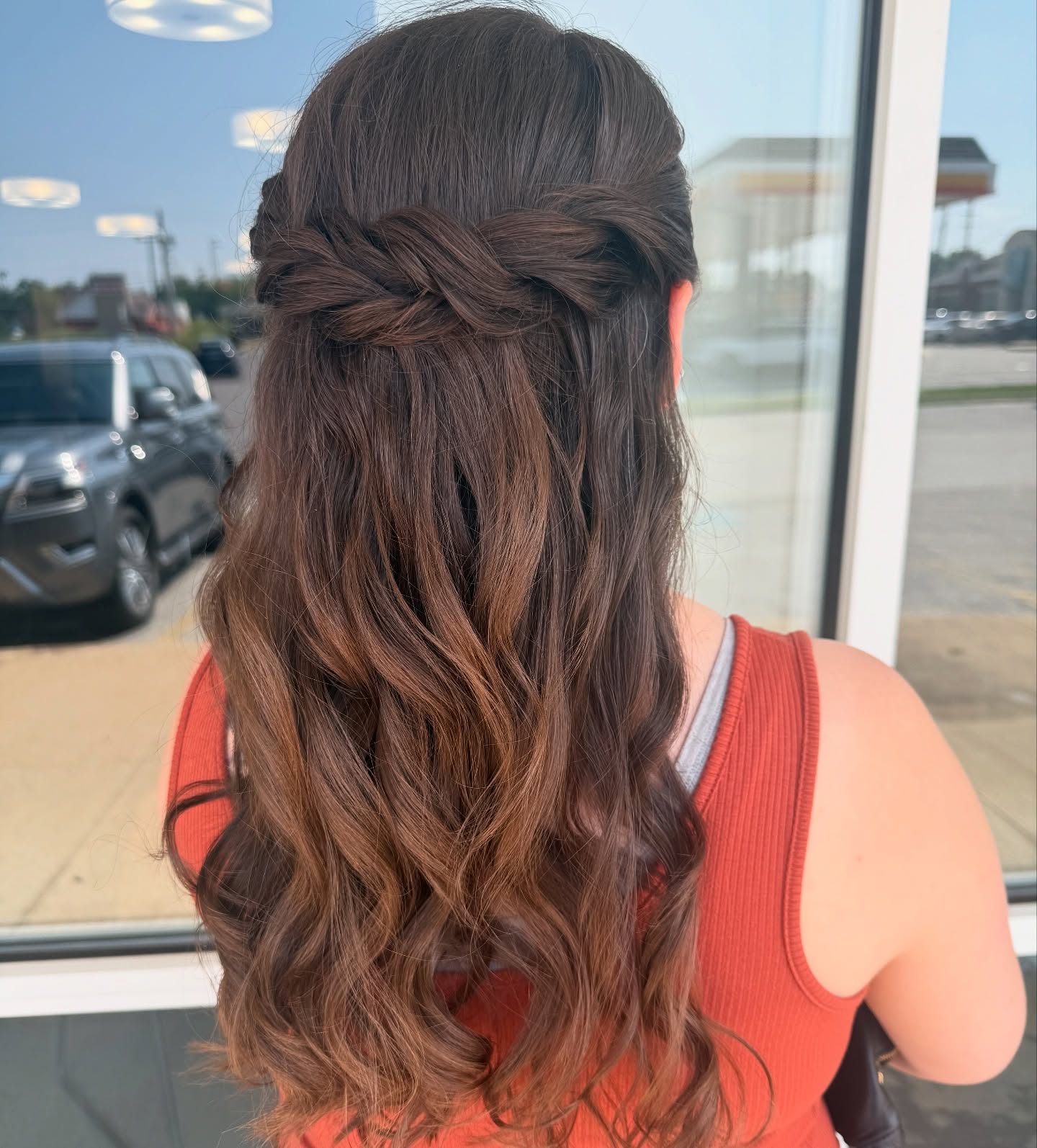 It’s been a while since I posted some hair.. so let’s get back to it! It’s been a busy and amazing summer with lots of wonderful clients/brides 🫶🏼 Thank you all for continuing to support my small business!