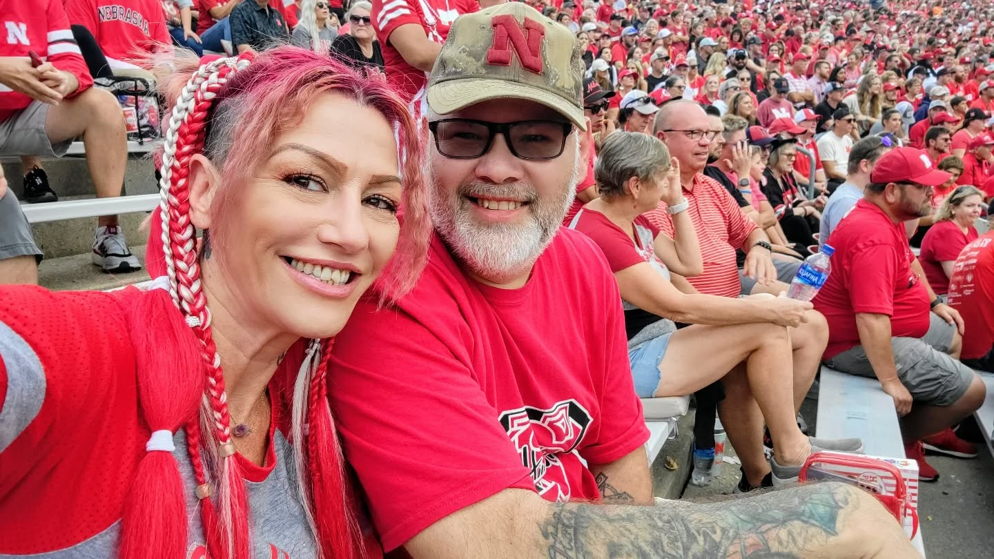 Feeling at home in @unlincoln we try to make it up every year from Texas. My hubby is Nebraska Crimson & Cream all the way
#gobigred #nebraska #universityofnebraskalincoln