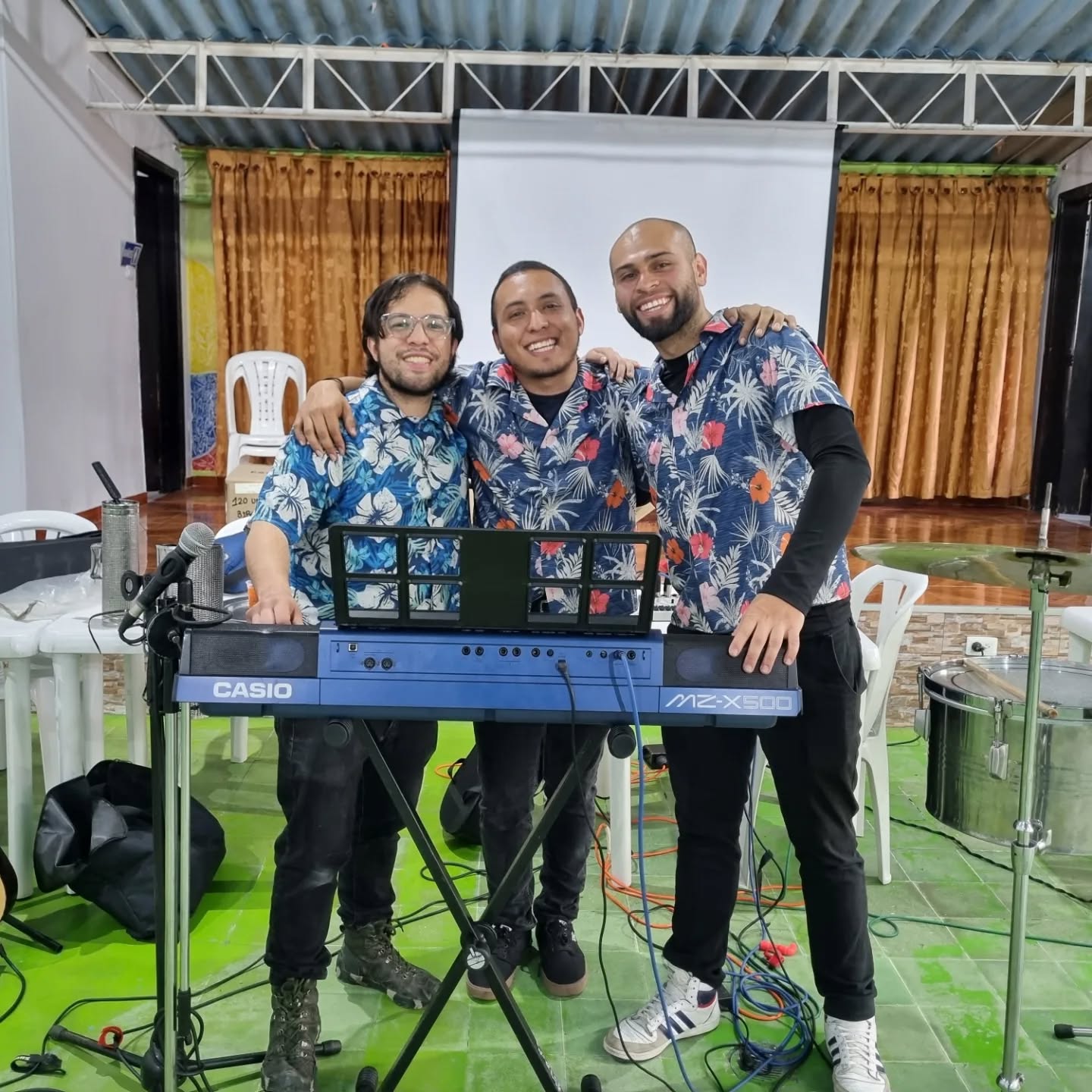 Algunas del fin de semana con Farrandón #Reserva hoy mismo #carranga #musicatropical #triomusical #serenatasbogota #showcarranguero #showmusicalenbogota