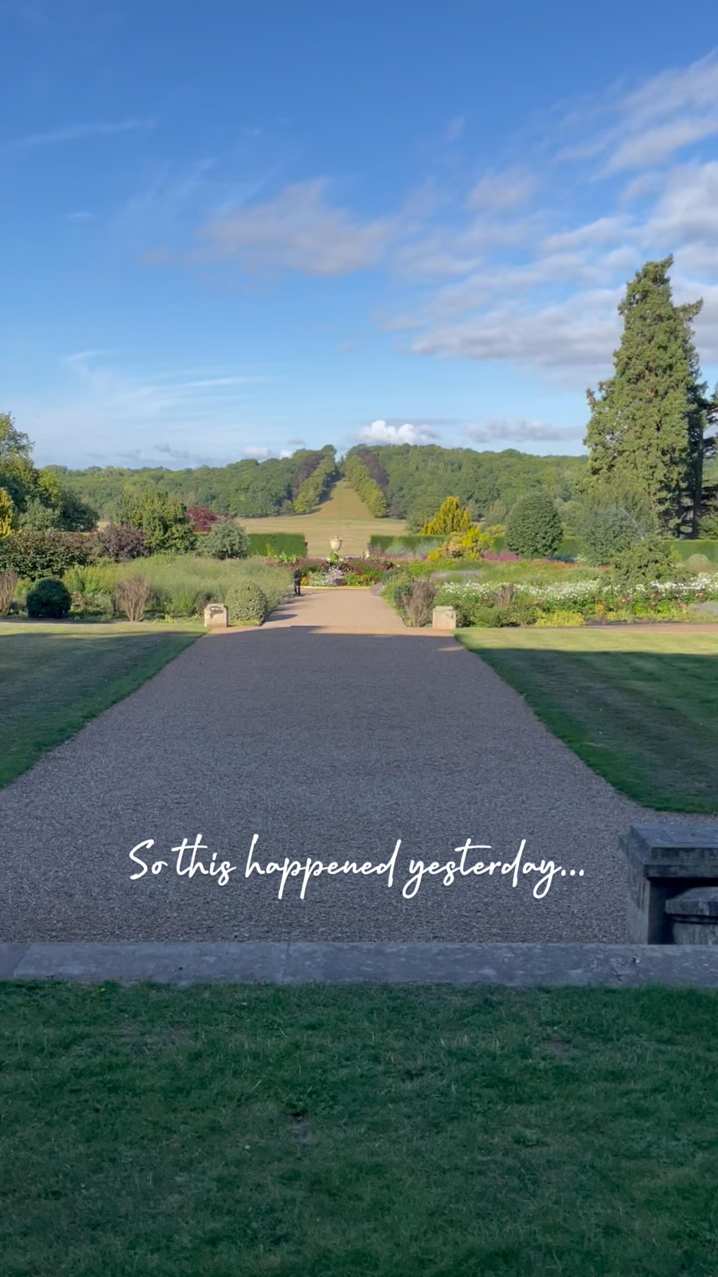 Postcard from Ragley Hall.
The Baraat is always my favourite part, and yesterday was no different. The energy, the light, the dhol drummers.
As always, an enormous effort in front and behind the scenes by everyone involved, with a few short snippets captured here. Thank you to every person there 🤍
Venue: @ragleyhall
Planner: @karintindallweddings
Assistants: @toriandco.events @ambergallagherr
Florist: @sophieoliviafloraldesign
Caterer: @mayuroutdoor
Tablescape: @alba.tableware
HMUA: @manishac_mua
Mandap: @eventdecorcompany
Drummers: @enigma_london
DJ + production: @enigma_london
Bar: @barsimpleoxford
360 booth: @dc_photobooth
Photographer: @amirhaq
Videographer: @createdbycal
Priest: Kamlesh Vyas
#ragleyhallwedding #ragleyhall #weddingatragleyhall #warwickshirewedding #warwickshireweddingplanner #statelyhomewedding #indianweddinguk #baraat #rosegardenwedding #oxfordshireweddingplanner