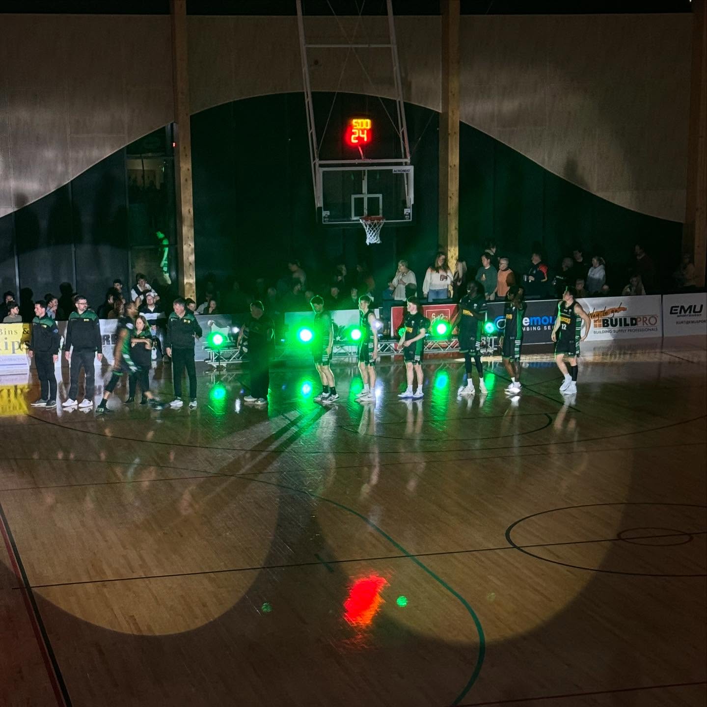 Tonight we added to the Sold out Wulanda Atmosphere with some lighting to introduce the players. And with our cameras sending commentary and vision to NBL1 that ends the 2025 Pioneers NBL1 season.
Itās a pleasure to continue a long standing partnership with both the @mountgambierpioneers and NBL1 South.
Also a shoutout to TJF Audio for the assist with the lighting set up