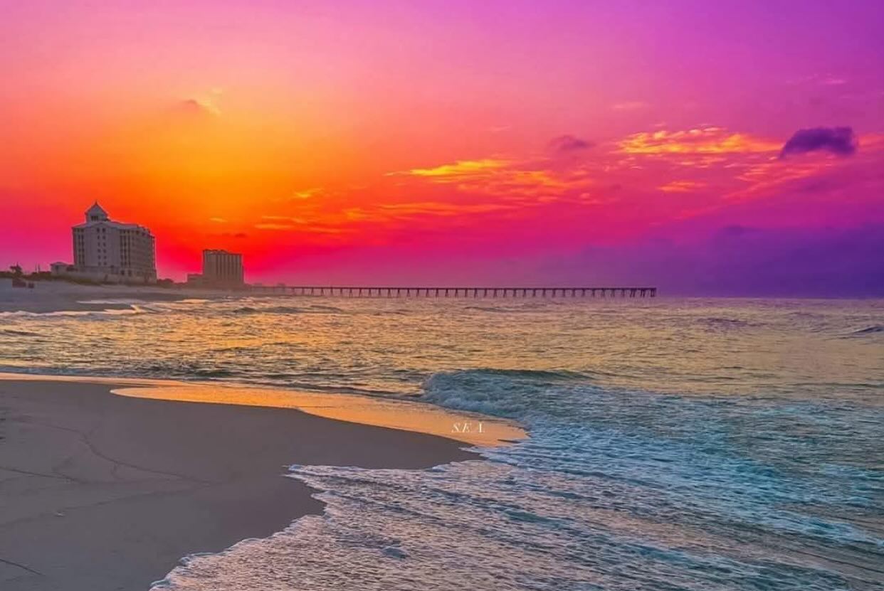 Beautiful shot of #pensacolabeach what a sight. Thank you #unknownartist for the share.