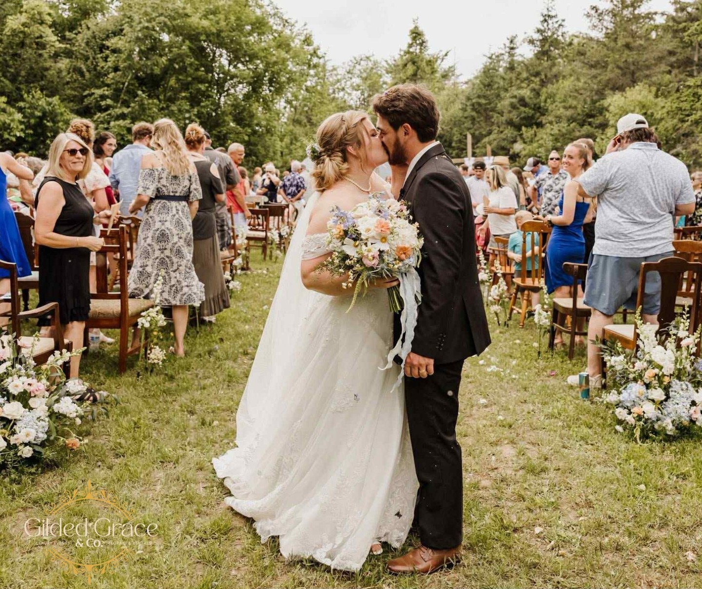 We 💖summer weddings
📸Life and Style Photography