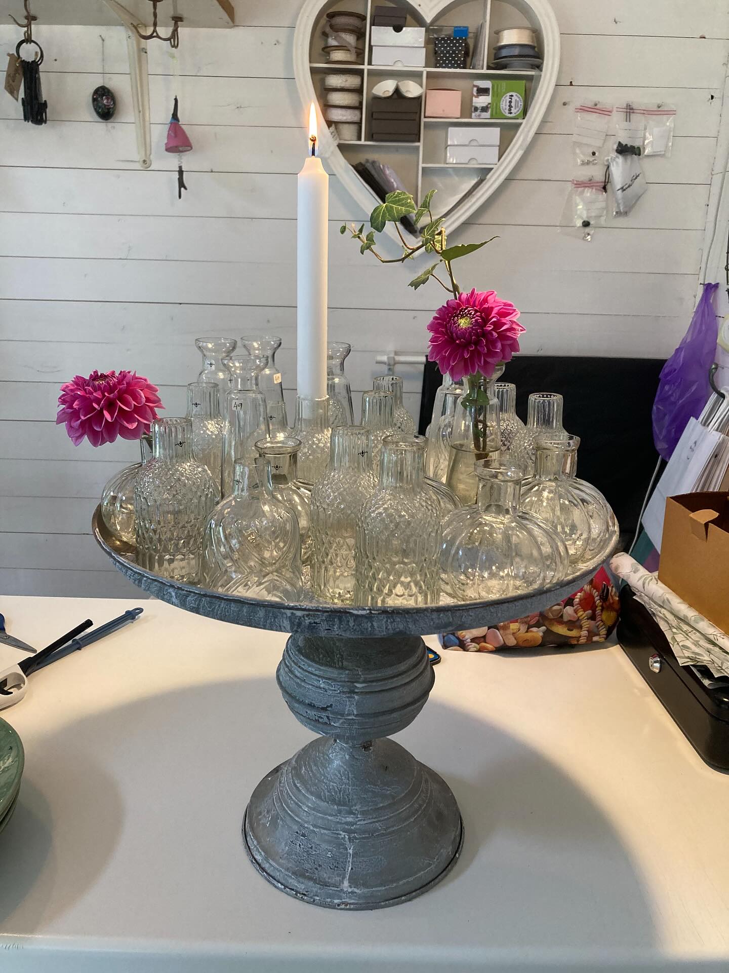 Tända ljus och kvällsöppet till kl. 19.00 idag🩷