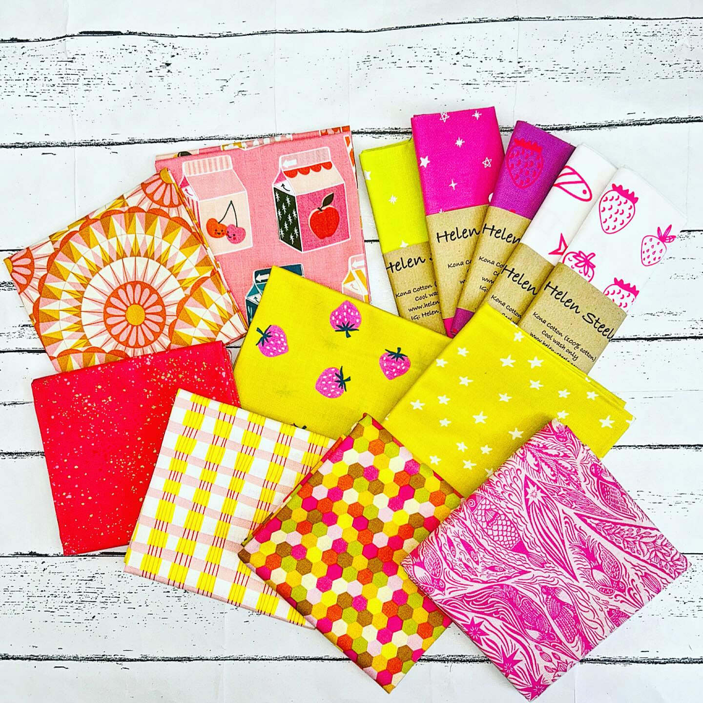 An unintentional theme to my #festivalofquilts loot this year - I have plans in the works for these beauties!
#fabriclove #fabriclovers #fabric #fabrics #fabricaddict #rubystarsociety #rubystarsocietyfabric #annamariahornerfabric #annamariatextiles #screenprintedfabric #screenprintedfabrics #pinkandyellow #neonpink #summervibes #patchwork #patchworkandquilting #quilters #quiltersofinstagram #makersofinstagram #makers #sewersgonnasew #sewcreative #newprojects #sewinspired #sewinspiring #greatbritishquilter #quiltersgonnaquilt #scrappymakesmehappy #sewing