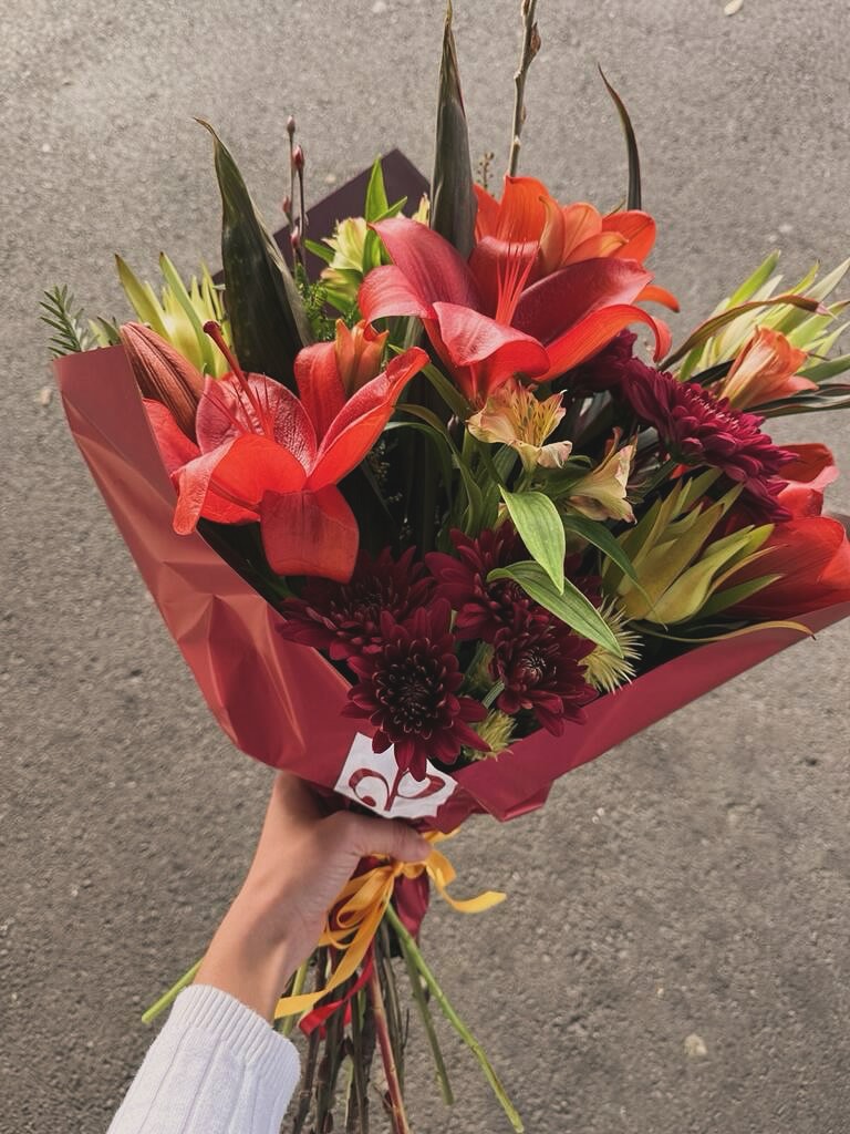 Hello Petals! Some beautiful bouquets we’ve sent out to get your Monday started right 💐