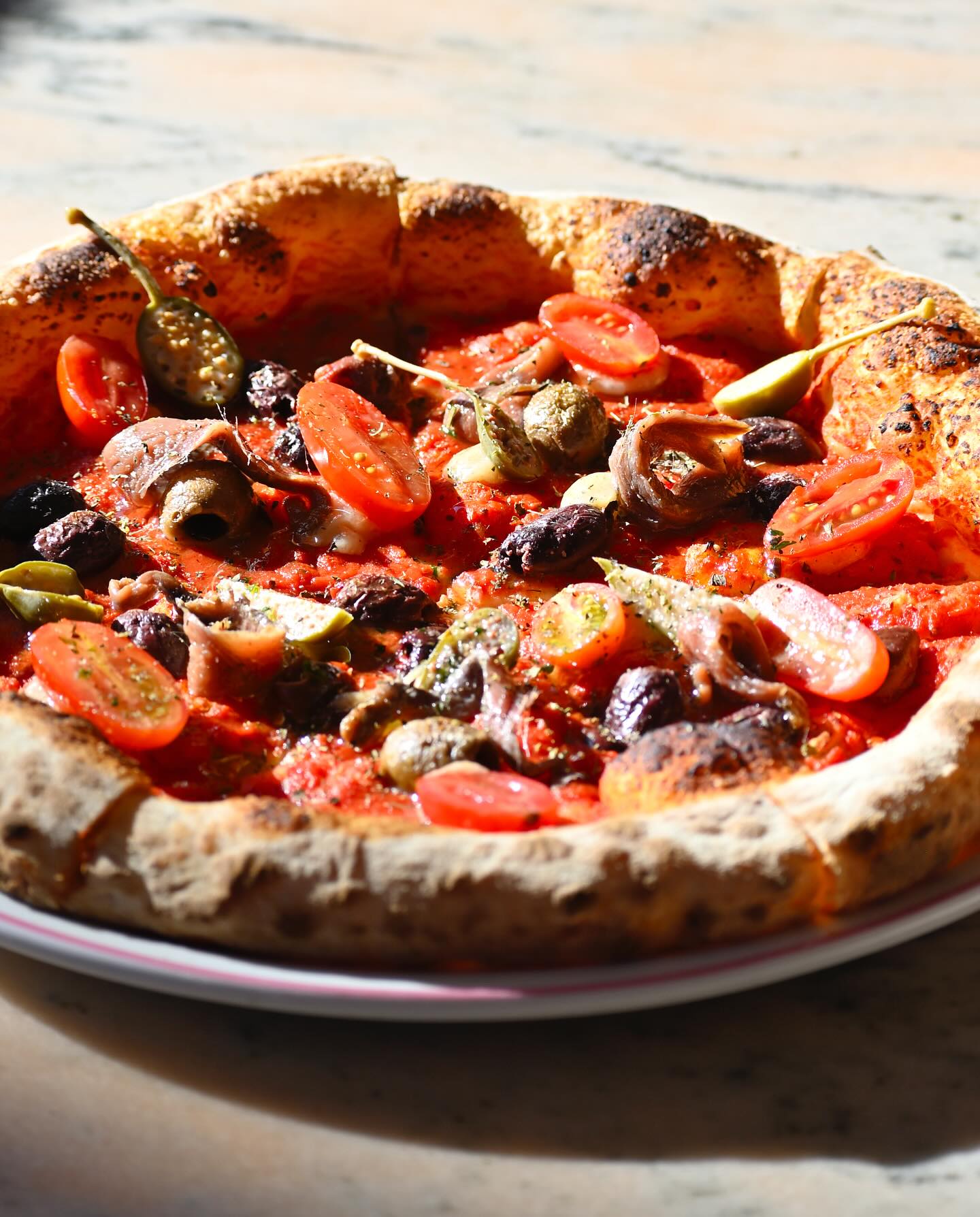 Still in the city.. come grab a pizza!
•
•
•
#pizza #summermood #pizzatime #etienpizzabar #italianpizza #takeaway #delivery #dinein #foodie