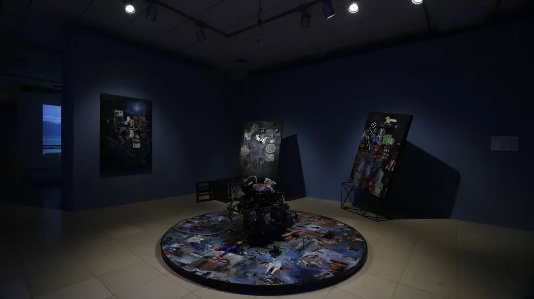 Today, we look back at Sovereignty to Nature, 2019–2020, by Marzia Farhana, featured in DAS 2020 as part of the exhibition Social Movements and Feminist Futures curated by Diana Campbell.
We live in a man-made world; the discrimination against women and nature on this planet is a part of the machinery behind its violent destruction. Marzia Farhana’s DAS commission Sovereignty to Nature addressed this discrimination from an eco-feminist perspective. Situating her subject matter in Bangladesh, a nation among the world’s most heavily affected by environmental destruction, with less than five per cent of its forest cover remaining, Farhana traces the current situation to the male invention of capitalism that subjugates nature to a rational economic calculus. Divided into three individual paintings signifying collapsed bodies in an apocalyptic world, elements such as machinery parts, toys, everyday ordinary materials, domestic materials and printed images tell the story of the destruction of nature and the consequential suffering of women and the planet. Farhana invited the viewer to call for a radical restructuring of human sovereignty, where all living and non-living inhabitants of our planet are included.
Commissioned and Produced by Samdani Art Foundation for DAS 2020. Courtesy of the artist and Samdani Art Foundation.
Photograph from DAS 2020
@dhakaartsummit
@samdaniartfoundation
@nadiasamdani
@rajeebsamdani
@dhakadiana
@rux_q
@farhanamarzia
@swilin_haque
@sazzad1985
@iftekharnoor
#dhakaartsummit #samdaniartfoundation #dhaka #sylhet #art #artwork #DAS #exhibitions #contemporaryart #srihatta #artistresidency #sculpture #SAF