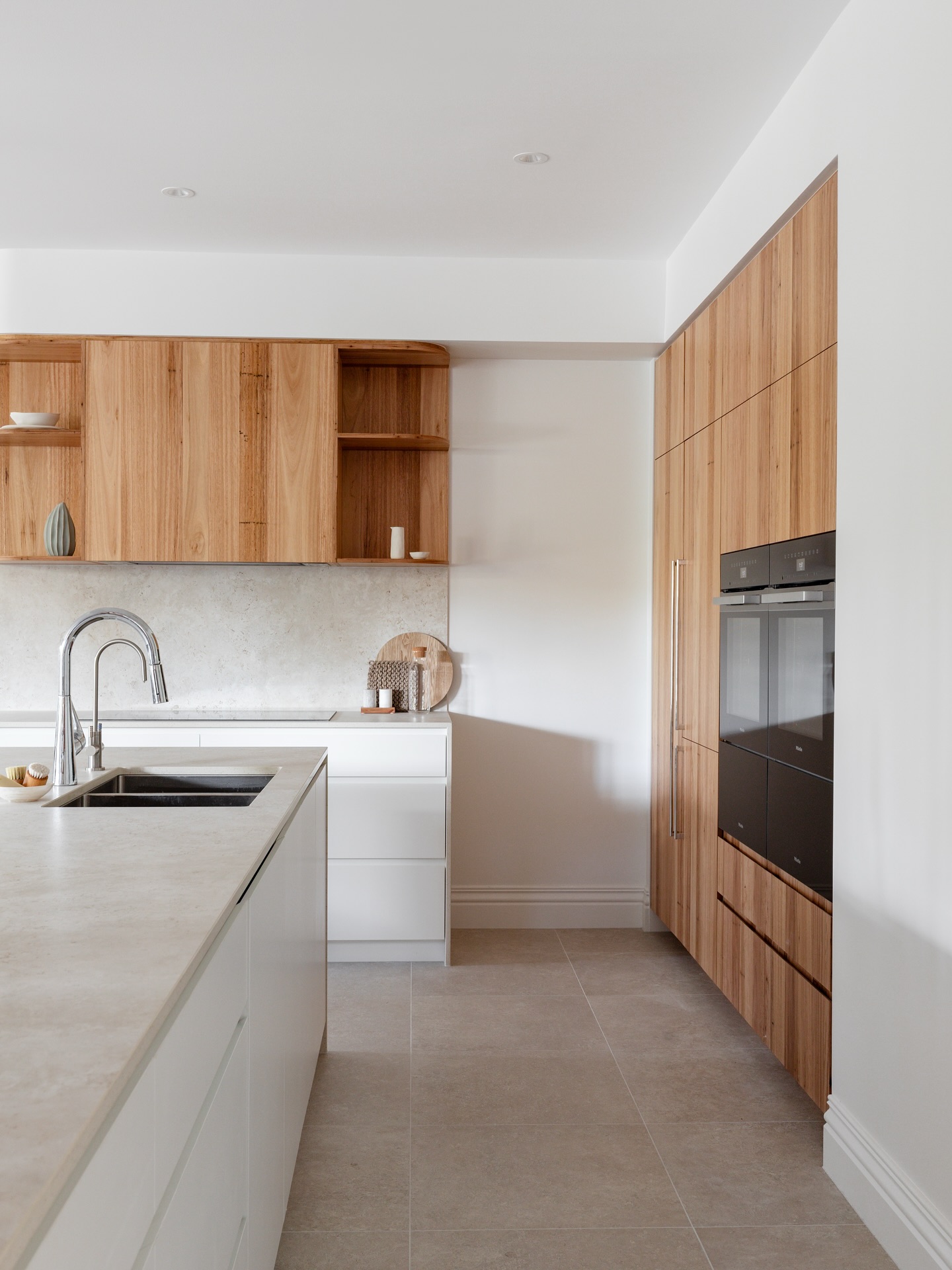 Before and afters - Griffith Project
Interiors by - @neonwhitedesign
Built by - @hardwickprojects
Photographed by - @taylahcunninghamphotography