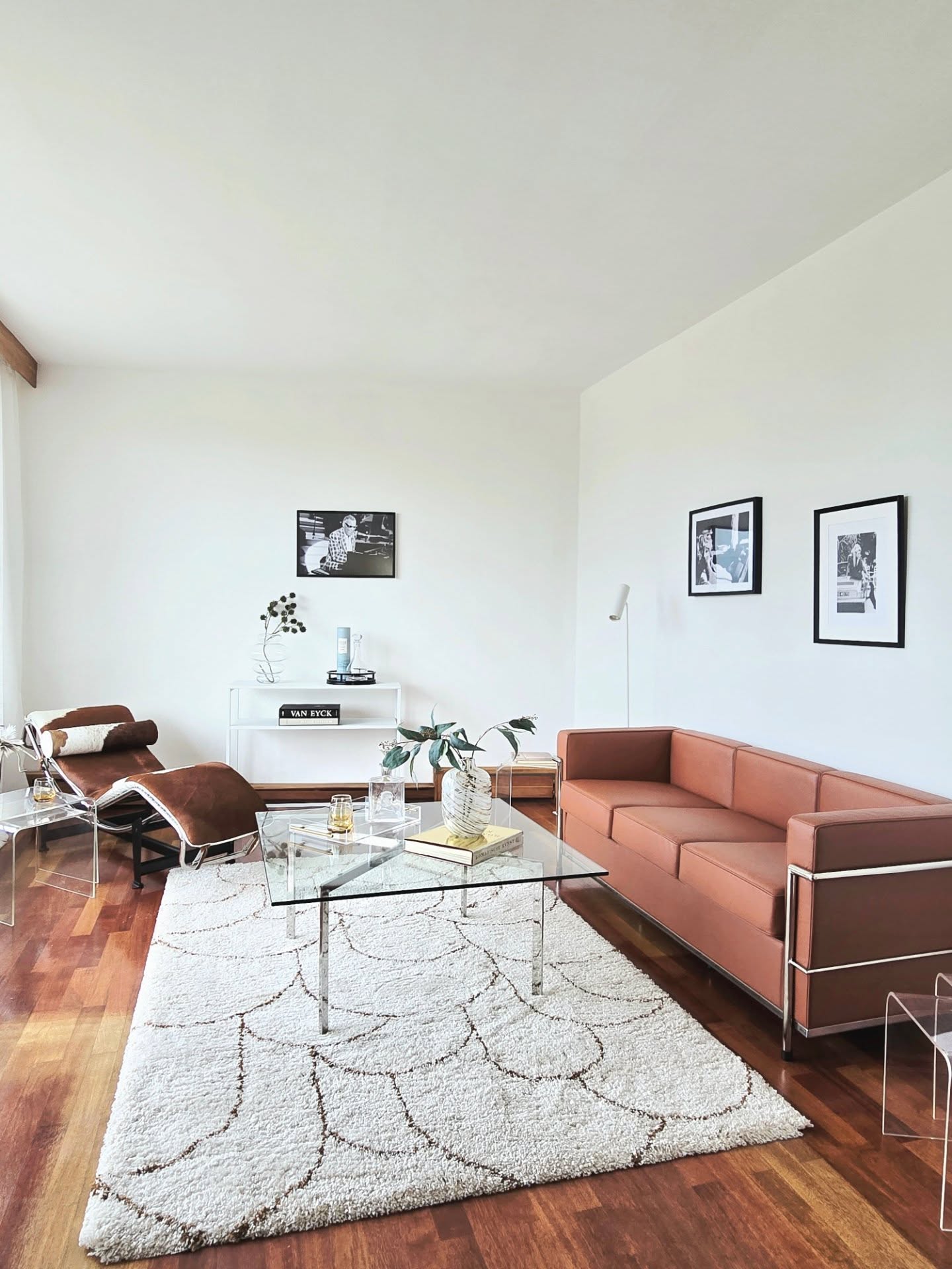 VORHER / NACHHER! ⚡️
Hybrid-Staging: in diesem Fall eine teilmöblierte und unrenovierte Erbimmobilie!
Wer seine Erbimmobilie ohne Home Staging verkauft verschenkt Geld.
Viel Geld!!!
🤑🤑🤑
Wusstest Du das? Hat Dir das Dein Makler schon erzählt? Nein? Dann wechsle den Makler!! Sofort!!
Er hat es Dir erzählt und Du willst trotzdem ohne Home Staging verkaufen?
Dann hast Du entweder so viel Geld, dass Du locker auf einen 5stelligen Gewinn verzichten kannst ODER
Du hast es noch nicht verstanden!
Erkundige Dich‼️
#homestaging #homestagingprofessional #Erbimmobilien #immobilienpräsentation #immobilien #immobilienverkauf #besterkaufpreis #immobilienmarketing #immopreneur #bonn #rheinsiegkreis #rheinland #nrw