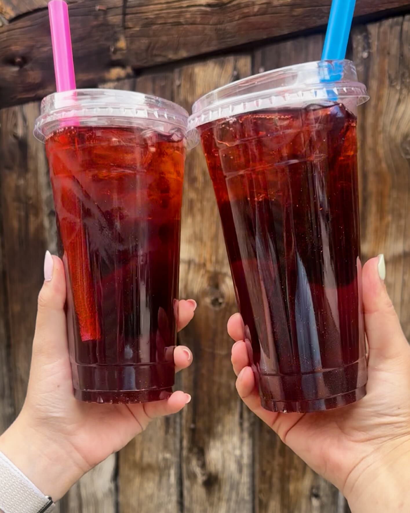 Get a BlackBerry + Peach Red Bull with your bestie! Bonus points for adding edible glitter! โจ ___ #redbull #drinkspecials