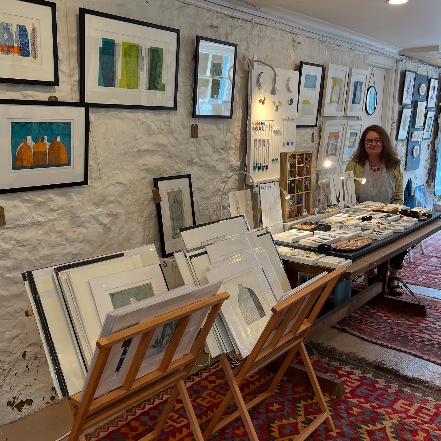 THANK YOU to everyone who visited me @pittenweemartsfestival this last week - what a fantastic show as always with such lovely visitors, chats, seeing old friends and making new and of course your purchases of my jewellery and prints make it all worth while.
Thanks to the best venue mates @_imprint_casts @ellenmccannsculpture and @jimdewarart and Elizabeth for letting us show our work on her premises and bringing us home baked treats throughout the week!😋
Thanks to the organisers who have worked so hard to make the festival even better this year 🙌
I could sleep for a week but it’s onwards and upwards as I prepare for @printmakers_of_scotland Festival of Print next weekend at Pathfoot Building, University of Stirling - 15th to 17th August xxx