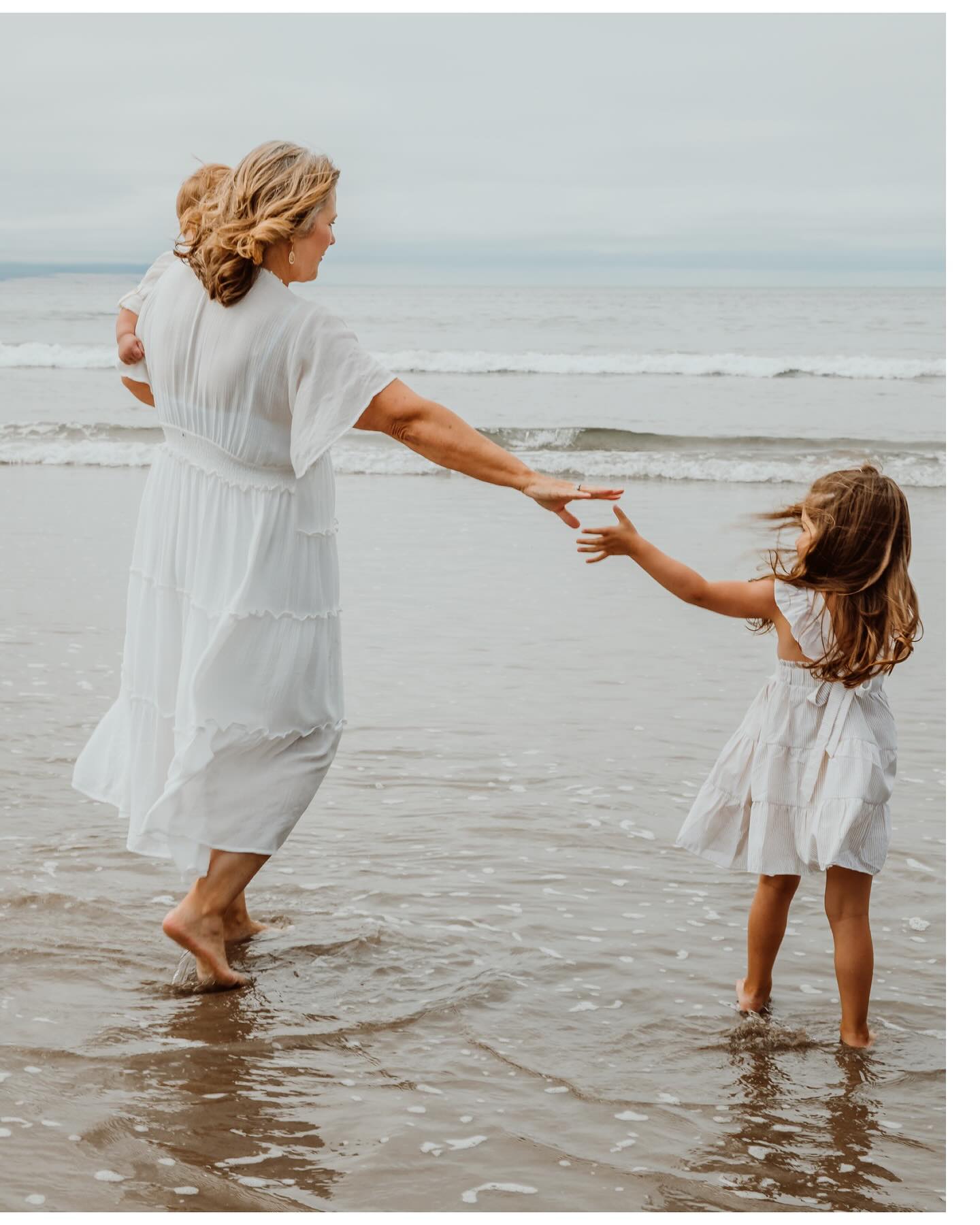 From my client: “spending the time with my family and taking the pictures is going to be a cherished memory. Phone photos don’t replace quality memories such as these…. You were amazing, I could not have asked for a better session. Your energy is positive and light and it helps so much. You are great with kids, an excellent photographer who makes everyone feel good. The photos speak for themselves.”
🥺🥲
Proof I have the best clients…. And a reminder that your words have power. This made my entire week.