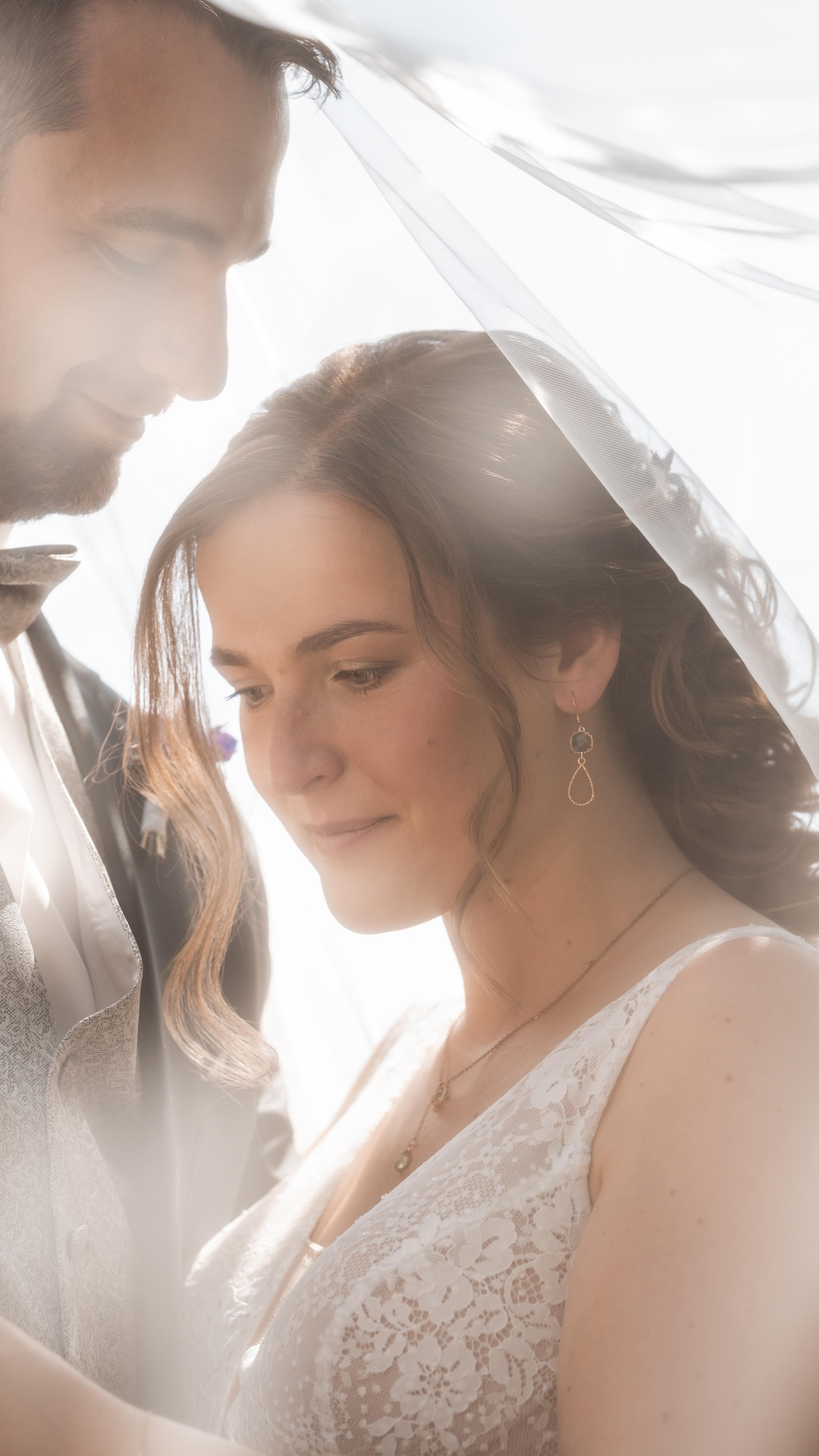 Zwei Fotografen. Zwei Blickwinkel. Ein Ziel:
Euren Tag so festhalten wie er wirklich war.
Zwischen großen Momenten und kleinen leisen Szenen sind wir an eurer Seite und immer im richtigen Augenblick. Wir fangen das ein, was euch später am meisten bedeutet.
Für 2026 sind noch Termine frei.
Schreibt uns einfach hier. Wir freuen uns auf euch. Tel: 0173 292 6509
Fotograf@lichtgestalt-schreer.de
www.lichtgestalt-schreer.de #hochzeitsfotografmelle #hochzeitsfotografosnabrück #hochzeitsfotografbielefeld #hochzeitsfotografie #hochzeitsreportage #braut2025 #brautpaar #weddingphotographergermany #weddingmoments #brautundbräutigam #weddingday #hochzeitsfotografdeutschland #hochzeitsreportagefotograf #hochzeitsfotos #hochzeitsbilder #hochzeitsfotografieinspiration #brautkleidinspiration #brautpaarshooting #brautpaarfotos #hochzeitsideen2025 #hochzeitsideen2026 #hochzeitsmomente #brautpaarshootingdeutschland #hochzeitsbildermitliebe
#emotionalehochzeitsfotos