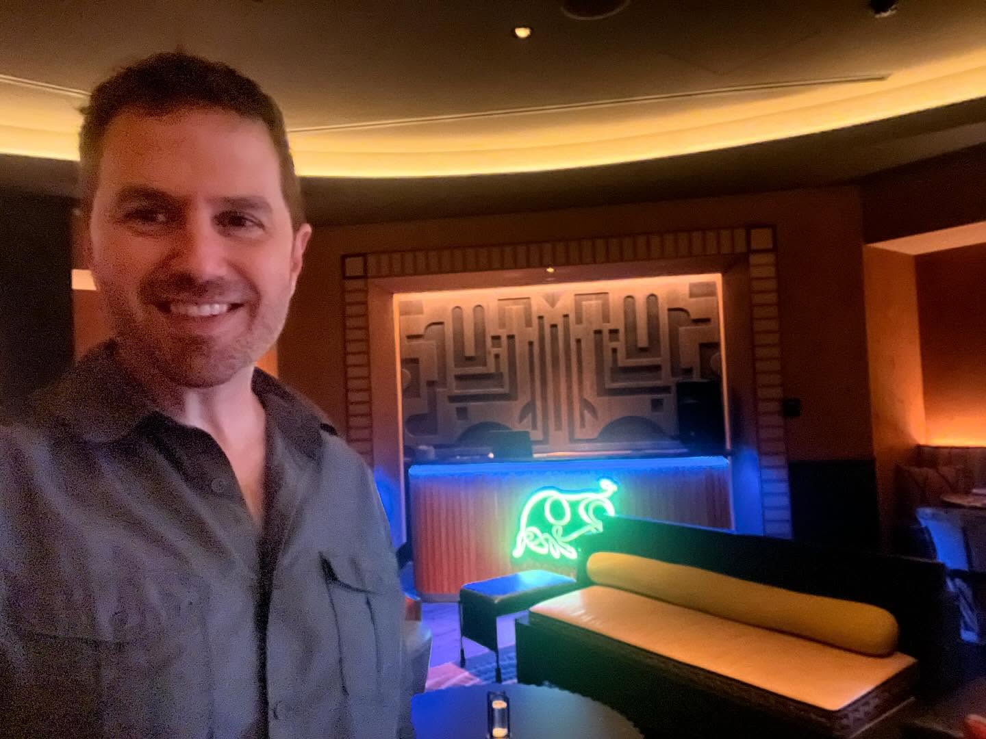 My office last night. Pleasure to be back at Fairmont Hotel again and a newer friend and dj came out to show support. A 5 star Latin restaurant/bar with sporadic mini shows with dancers and congas? Vamos 🎉🎵🔥