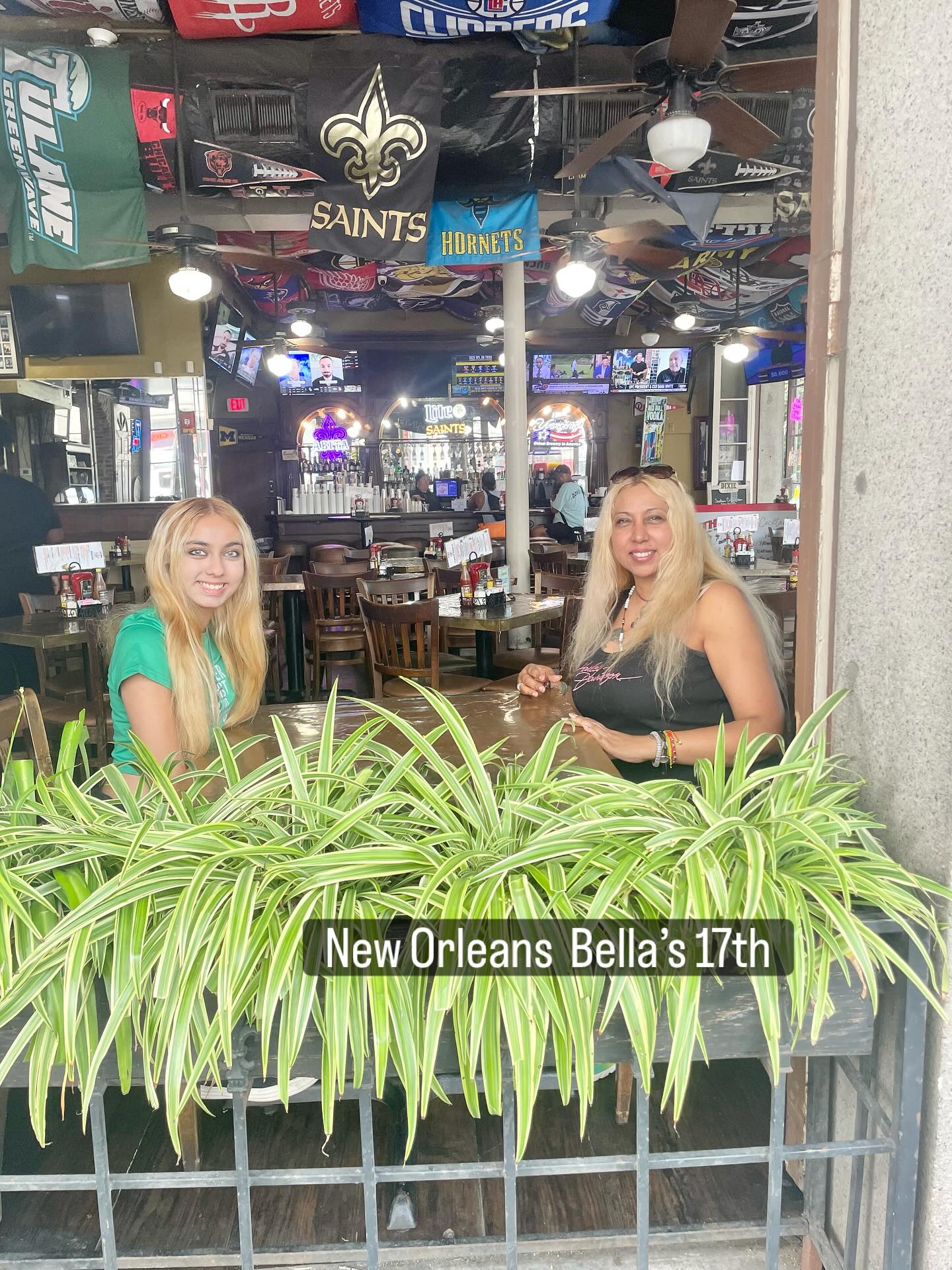 Mezikal is in New Orleans. Fave local place in USA to photograph. This is Calvin, best server at The Corner for grilled oysters.#neworleans #worldphotography #grilledoysters #sustainability #sustainablefashion #ciao_isisbella #thecorner