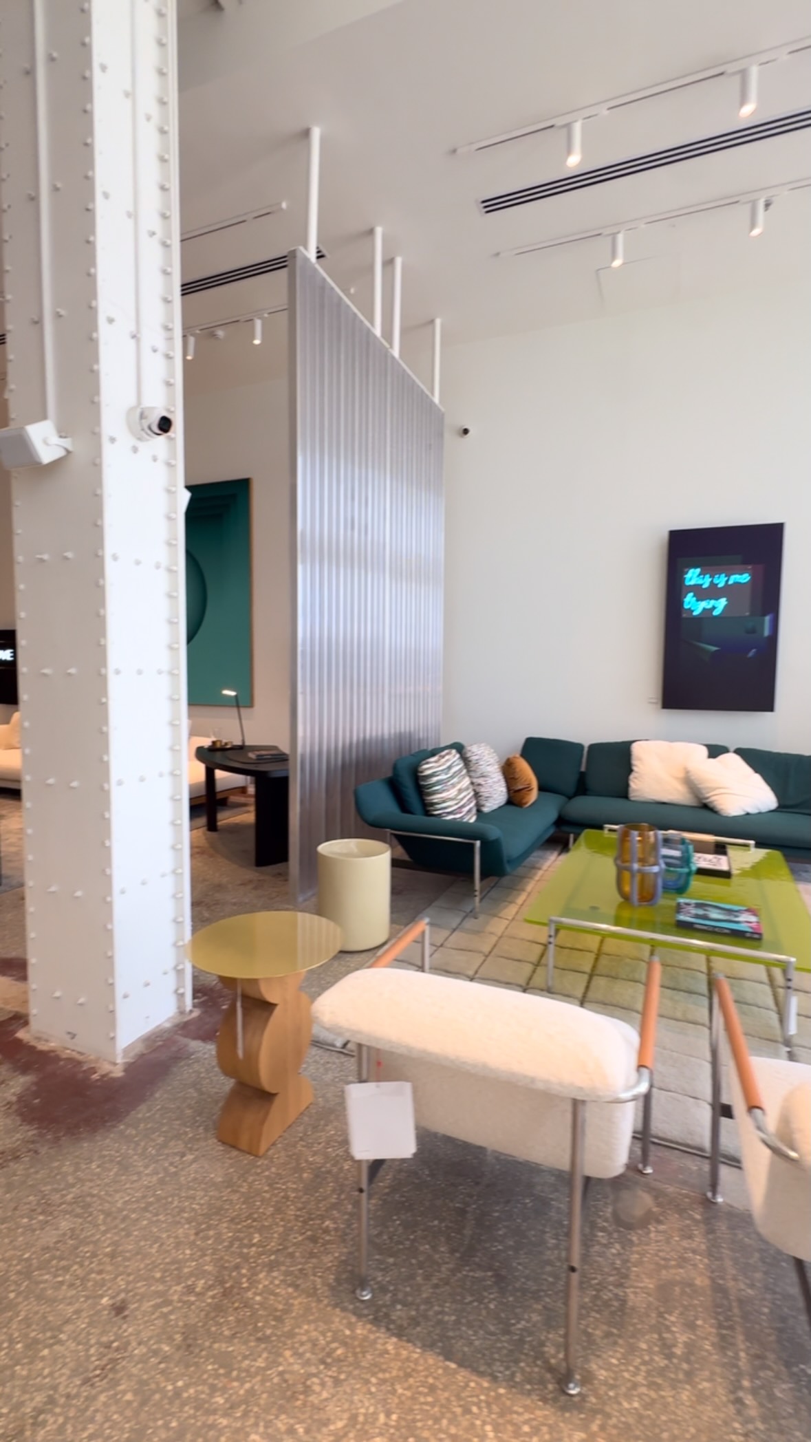 Un moment suspendu, hors du temps. Avec Déborah, nous avons franchi les portes de Tollman’s, une adresse emblématique du design, et nous y avons déposé un morceau de notre univers.
Nous avons formé leurs équipes à la vente, rejoint leur sélection pointue aux côtés des plus grandes maisons d’édition italiennes, pris place en ligne sur leur site et pour tous les projets sur mesure du résidentiel à l’hospitality.
C’est le début d’une nouvelle aventure, un nouveau chapitre pour Studio Gaïa.
@tollmans_
——
A timeless, suspended moment. With Déborah, we stepped through the doors of Tollman’s, an iconic name in design, bringing a piece of our world with us.
We trained their sales teams, joined their curated selection alongside the greatest Italian design houses, and took our place both on their website and in all bespoke projects, from residential to hospitality.
This is the beginning of a new adventure, a new chapter for Studio Gaïa.
#StudioGaia #Tollmans #DesignIcon #InteriorDesign #LuxuryDesign #ItalianDesign #ContemporaryLiving #HomeDecor #DesignInspiration #LuxuryInteriors #InteriorGoals #DesignLovers #BespokeDesign #ResidentialDesign #HospitalityDesign #DesignCollaboration #DesignBrands #CuratedSelection #TimelessDesign #DesignJourney #NewChapter #DesignExcellence #MadeWithPassion #DesignLifestyle