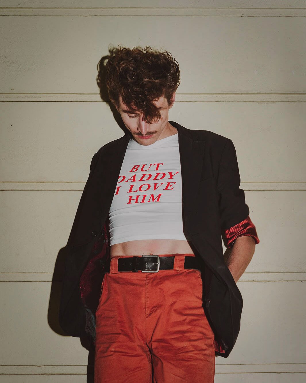 I stole this jacket from a boy who stole my heart. I wish I could say it was a fair trade 🤡.
📸 by @end.of.the.affair
Jacket by @tedbaker
Tee by @cherrykitten_official
#photographer #taylorswift #ttpd #gayuk #offduty #cherrykitten