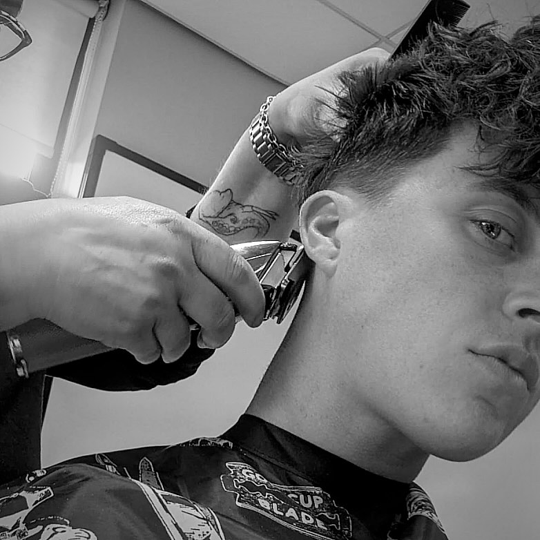 We keep training simple. One chair. One mentor. A clear path to mastery.
Courses are hands-on from day one. You will work with real clients, not just theory.
Our next start dates are 20th August.
www.thebritishschoolofbarbering.com
#barberschool #barberingeducation #learn #global #worldwidetuition #study #practical