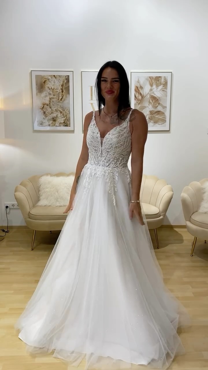 Traumkleid? Gefunden. Budget? Gehalten. 💫 Liebe kennt kein Preisschild.
Wir freuen uns auf dich 🤍
🤍 www.inweiss-brautatelier.de
🤍 info@inweiss-brautatelier.de
🤍 Tel. 01520 830 3110
#inweissbrautatelier #new #besonders #bride #brautkleid #bridesmaids #erlebnis #champagne #laufsteg #bridetobe #wedding #weddingdress #hochzeitsvorbereitung #inweissbride #merseburg #halle #leipzig