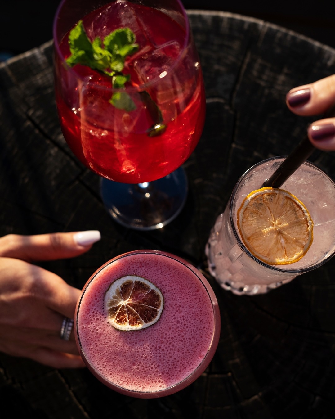 Sun’s out, cocktails up! ☀️
Michael’s here today & tomorrow – don’t let this perfect rooftop weekend pass you by.
On Aug 8 & 9, Michael Schindler from @muniqo.bar takes over our rooftop – bringing sunshine, skyline views, and a signature sip.
#aurorarooftopbar #vienna #rooftops