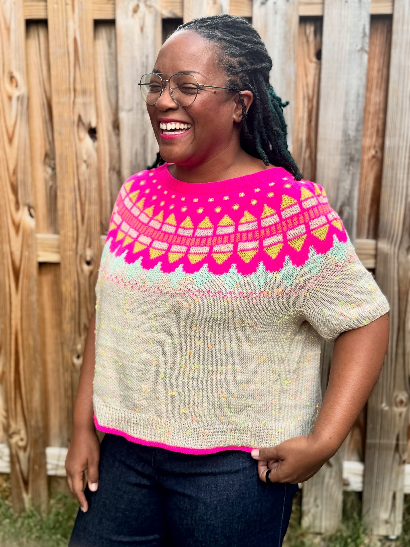 Would it be me if I didn’t make multiple samples for a pattern launch? (Answer: Of course not!)
Meet my second #GardenGenser sample modeled by none other than the phenomenal queen of neon herself, @callmedwj!
This sample is also in @botanicalyarn, using their fingering weight neon nep base with neon minis. It also includes a few mods, including a short sleeve with simple ribbing and a non-folded collar for a breezier look 🌈
The Garden Genser pattern is available now on Ravelry and at the link in my bio!
#createandslay #knitandcroshay