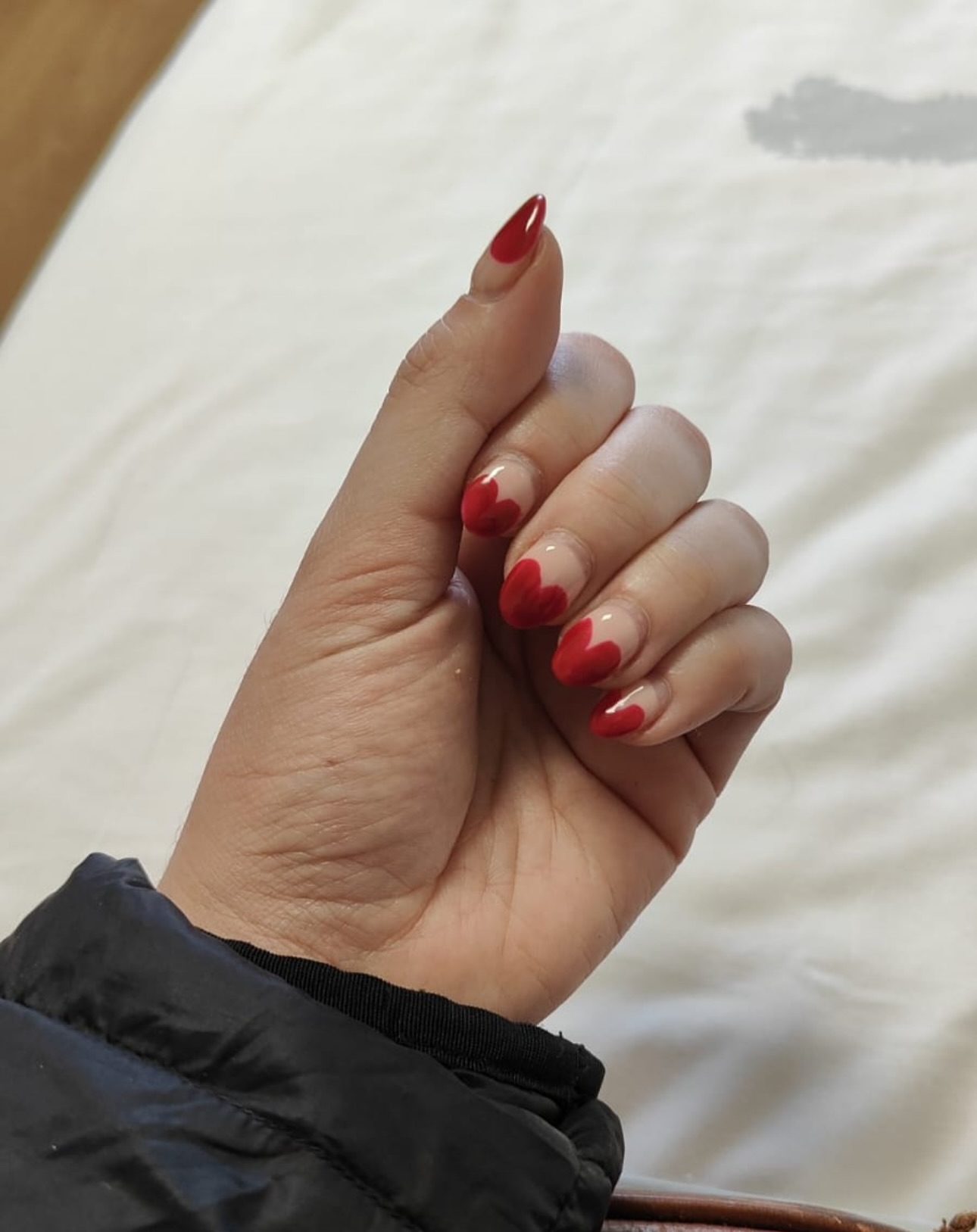 Did you know 💁♀️Gosh Policy Guarantees that if anything happens with your nails within the first week of getting them done we will do a free fix 💅🏻.
We ensure that all our clients are happy and gels will last 3 weeks .
This does not include natural nail tear that needs a silk repair or cracked tips .