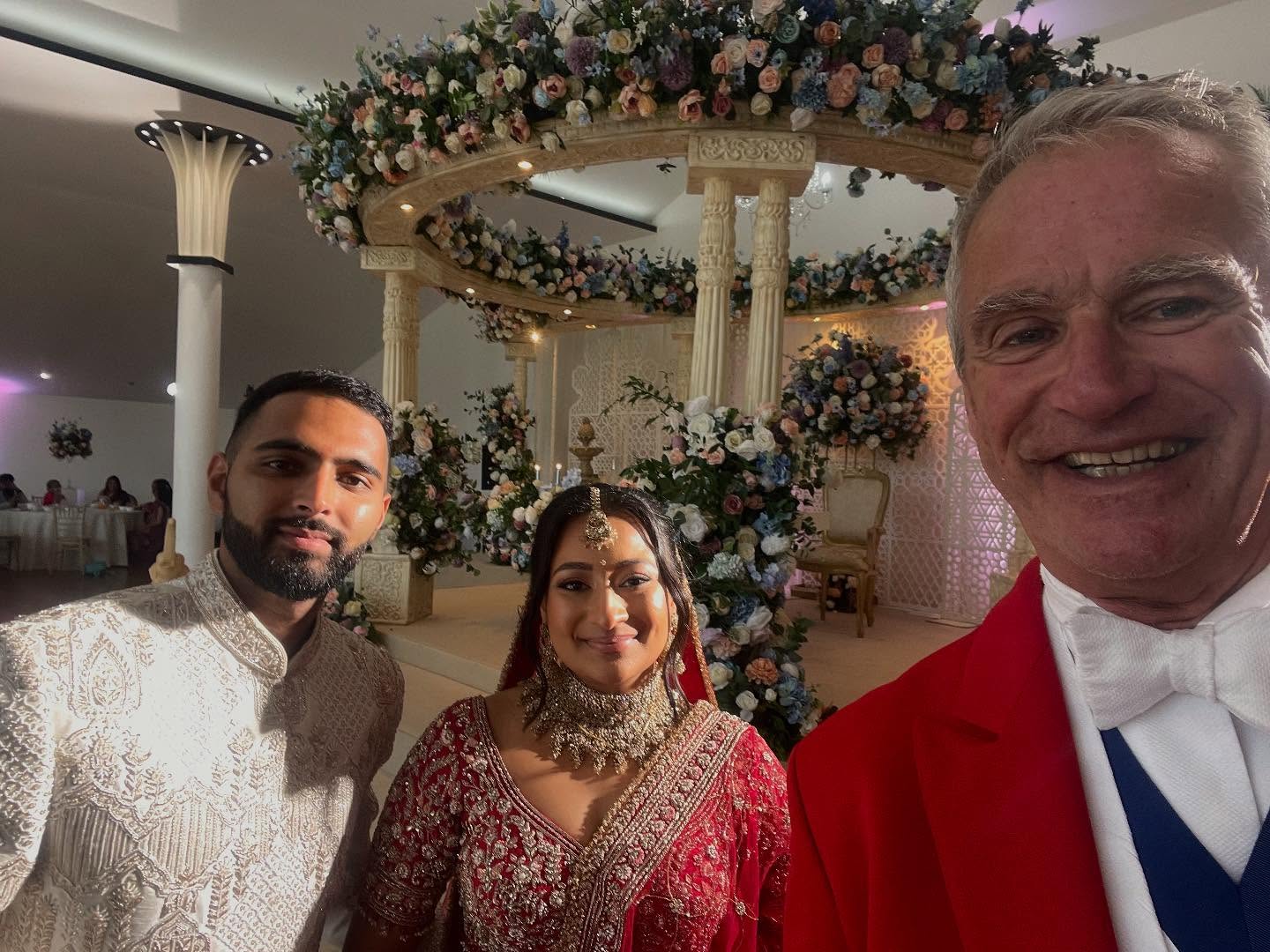 Today's office!
The Lakeside Suite for Naomi and Divyesh. It was delightful! A lovely venue and a delightful couple. A good time was had by all.
#classinacoat #toastmastergeoff #weddingtoastmaster #indianweddingtoastmaster #lakesidesuite #krystalevents