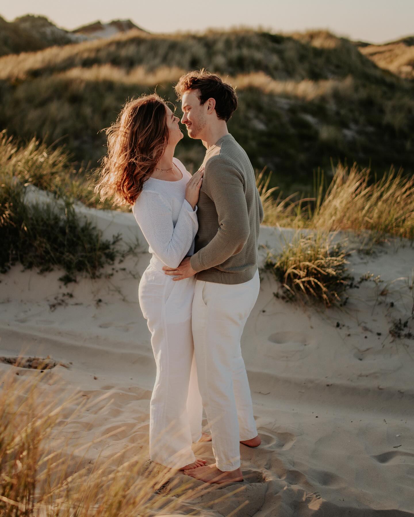 Sommer, Sonne, Strand☀️
Wo hättest du gern mal ein Paarshooting? ☺️ Bist du Team Berge oder Meer?
Oder habt ihr vielleicht einen ganz anderen verrückten oder persönlichen Ort? Schreib es gern mal in die Kommentare 😊.
#fotoshootingimurlaub #paarshooting #familienfotos #dänemarkurlaub #dänemarkliebe #hyggefeeling #strandshooting #kiefernwaldshooting #naturfotografie #authenticmoments #nordicvibes #paarzeit #urlaubserinnerungen #naturliebe #couplephotography #familyphotography #travelshooting #beachshooting #sommermomente #bohoweddingvibes