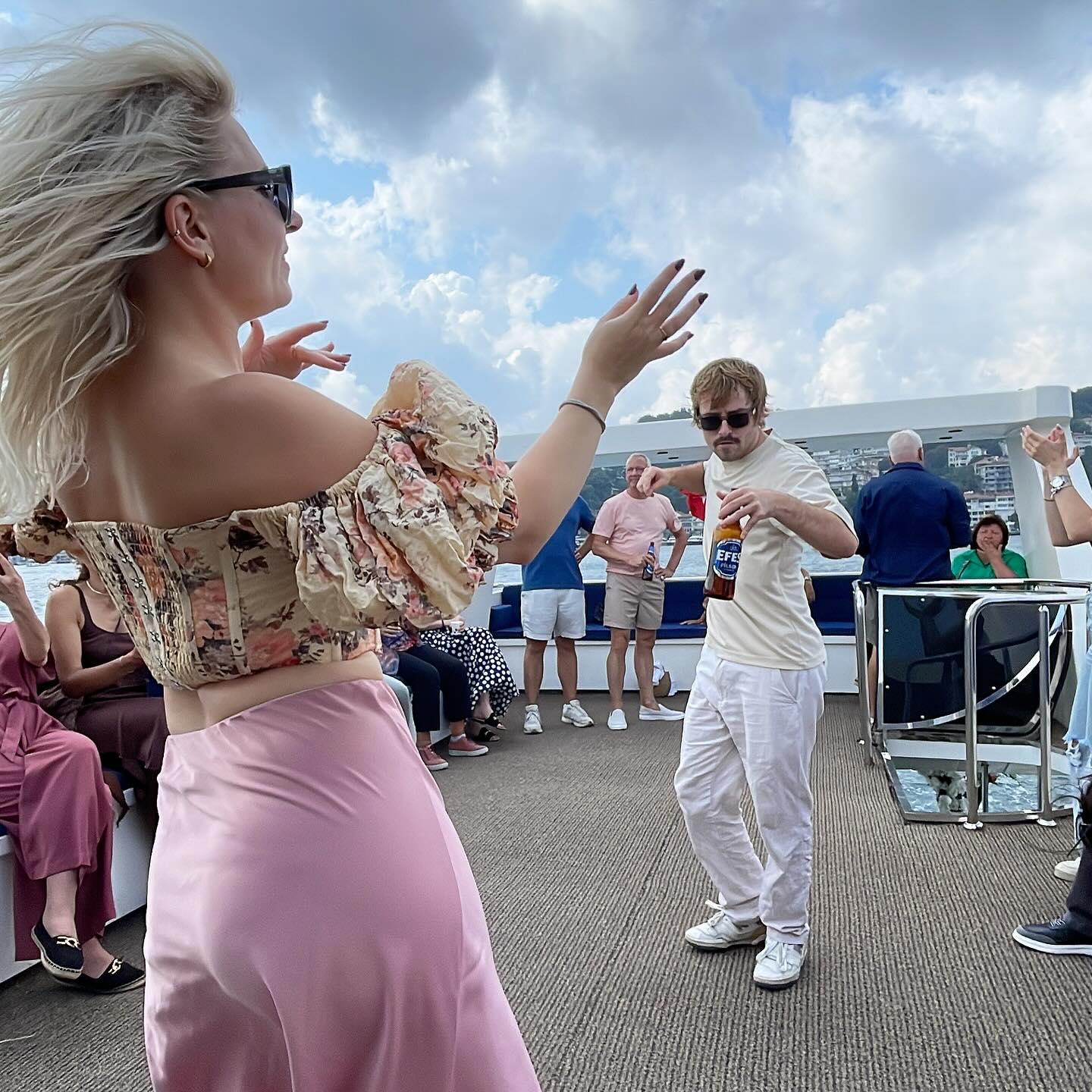 Afgelopen weekend hebben we keihard de liefde gevierd in Istanbul✨
Twee culturen die samen smolten tot één grote familie
