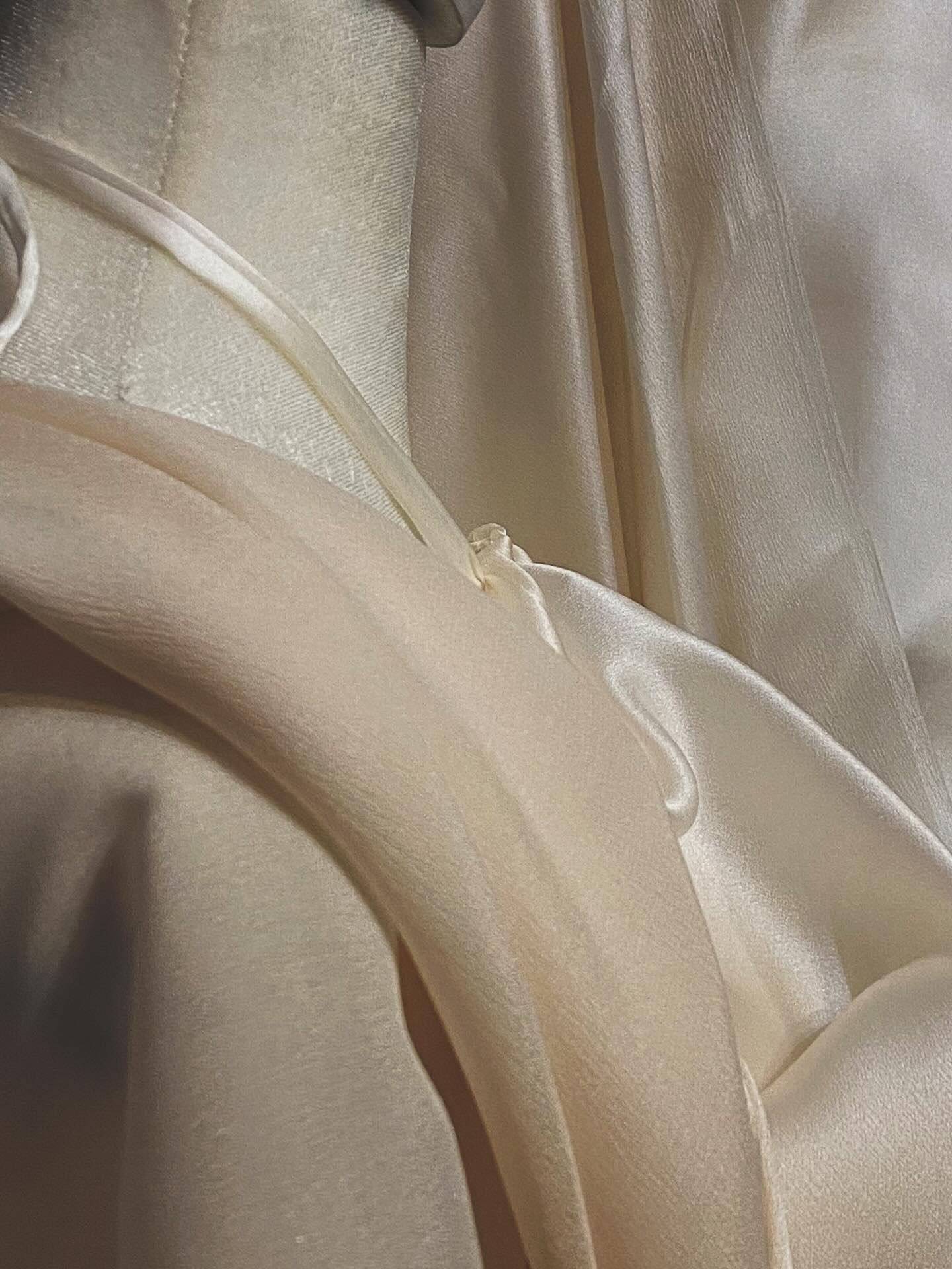 Memoirs of a Seamstress
🗓️ September 13th
🕒 3 PM
📍 Sony Hall
A collection inspired by personal memoirs and Salvador Dali’s “Persistsnce of Time”.