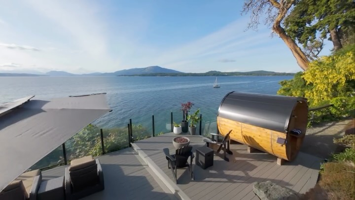 Whether you’re entertaining outdoors or relaxing in refined interiors, this home delivers timeless luxury at every turn!
#yyjrealestate #homedecor #instahome #yyjrealtor #yyjrealtors #ineriordesign
@homesandbuyers.ca
FPV drone by @viccitymedia edited by @shawnaylesworth & @visuallyspeaking.ca