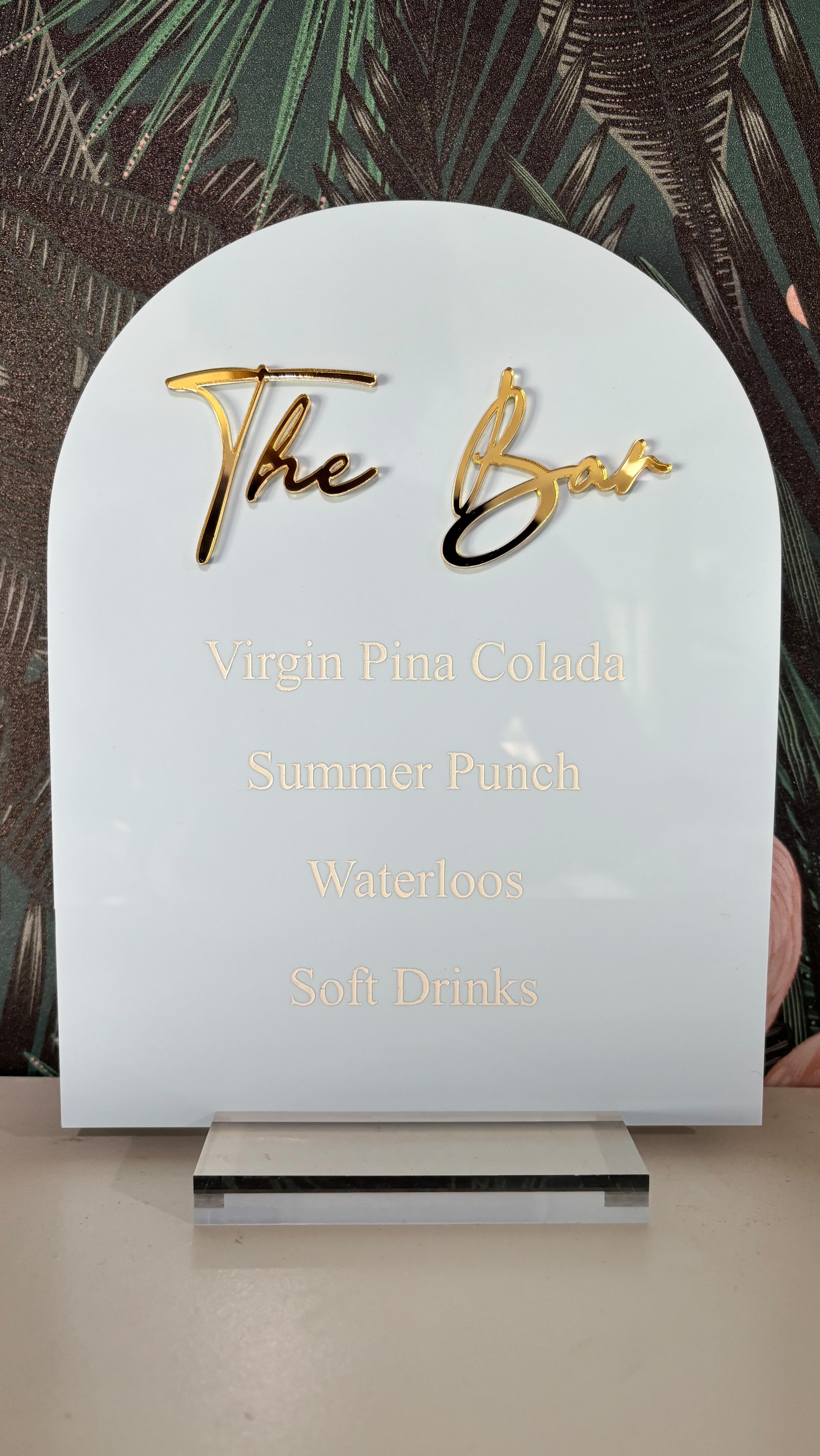 Accent your bar!
#lasermade #acrylicdetails #custommade #barmenu #acrylicbarmenu #acrylicsign #barsign #weddingdetails #happybirthday