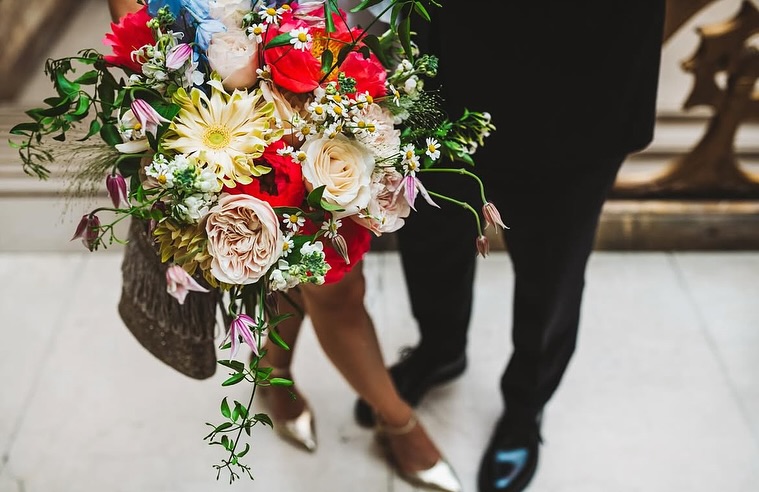 Reflecting on a gorgeous wedding season as things go a little quieter over here for now 🌷
This was my first summer fully self-employed, and I’m so grateful for the opportunities I’ve had. 💕💕
If you’re a bride to be and need some London-based florals, pop into my DMs and let’s chat 🤍
#peonies #bridal #bridetobe #bridalbouquet #londonwedding #southlondon #balham #ukwedding #modernromance #bridetobe