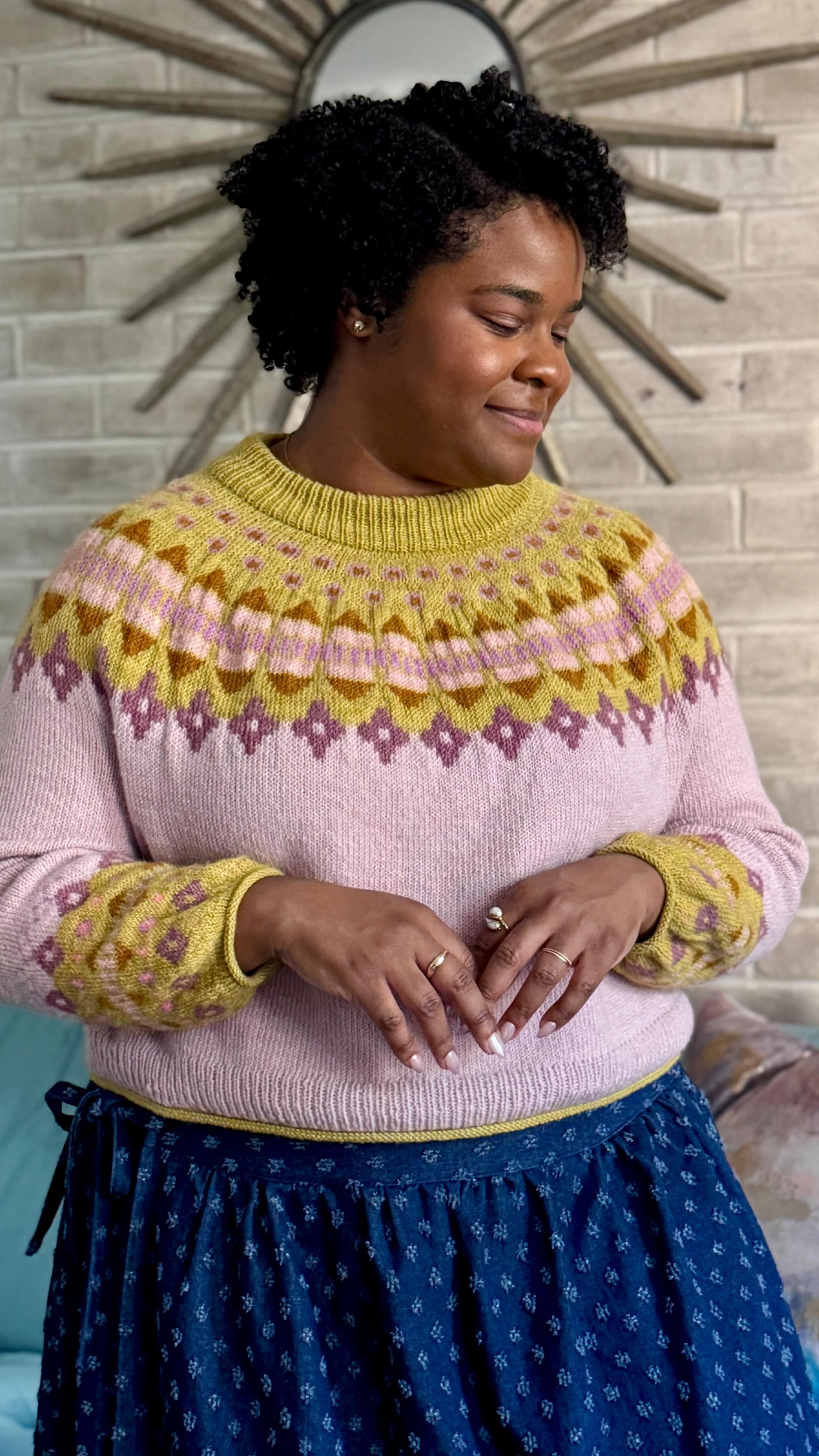The Garden Genser pattern is live! I’m thrilled to finally share the pattern for this sweater with y’all, as it was a joy to design and knit.
This design is made for color play and is very mini-skein-friendly, making it a great stash buster. 🧶
If you are at @flockfiberfestival today, be sure to check out @botanicalyarn’s both for some gorgeous kits 🌺
#knitandcroshay #createandslay #gardengenser