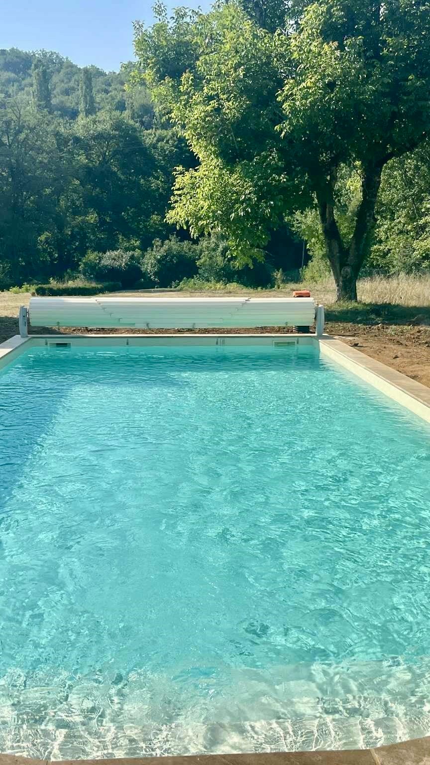Newly installed 10m x 5m pool ☀️😎☀️ The terrace is to be completed by the clients but in the meantime they can cool off as it’s been a hot weekend and a v hot week ahead. #livingthedream❤️ #pool #poolinspiration #pooldesign #poolinstallationfrance #renovationpiscine #pool #swimmingpoolsdordogne #swimmingpoolinstallation #swimmingpool #piscineinstallation