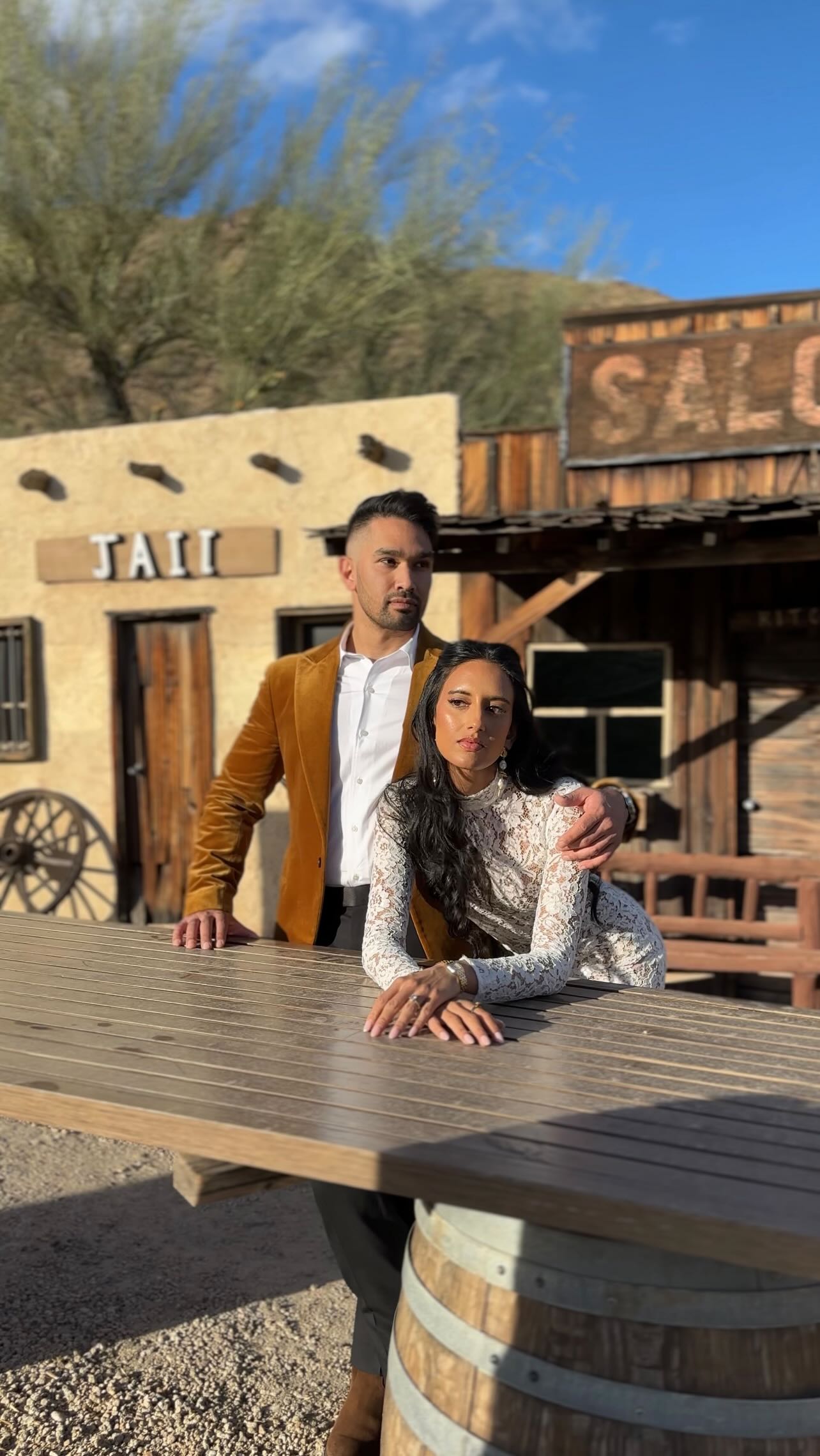 A Western Wedding Welcome Party 🤠💍
✍️Planning & Design: @signatureeventsaz
💐Florist: @luxflorist
📸Photographer: @ushnakhanphotography
🎥Videography: @serendipitycinema
📽️Content Creation: @idocrewcontent
📍Venue: @camelbackinn
🪡Linens & Chargers: @bbjlatavola
🪑Chairs/Bars/ Soft Seating/
🍽️Ceremony Riser/ Tableware: @brighteventrentals
💡Lighting/Draping: @divinityeventproductions
Buildouts/Stationary: @idiehdesign
🎤Ceremony Musician: @obadiahparkermusic
🎶DJ: @thedjmistry
💄Hair/Makeup: @makiajbeauty
🧊Ice Carving: @armitageice
🎞️Photobooth: @pixter.photo
👰🏼♀️Bride: @riaapatel
🤵🏻♂️Groom: @a_minhouse
.
.
#idocrewcontent #weddingcontentcreation #azweddingcontentcreator #weddingcontent