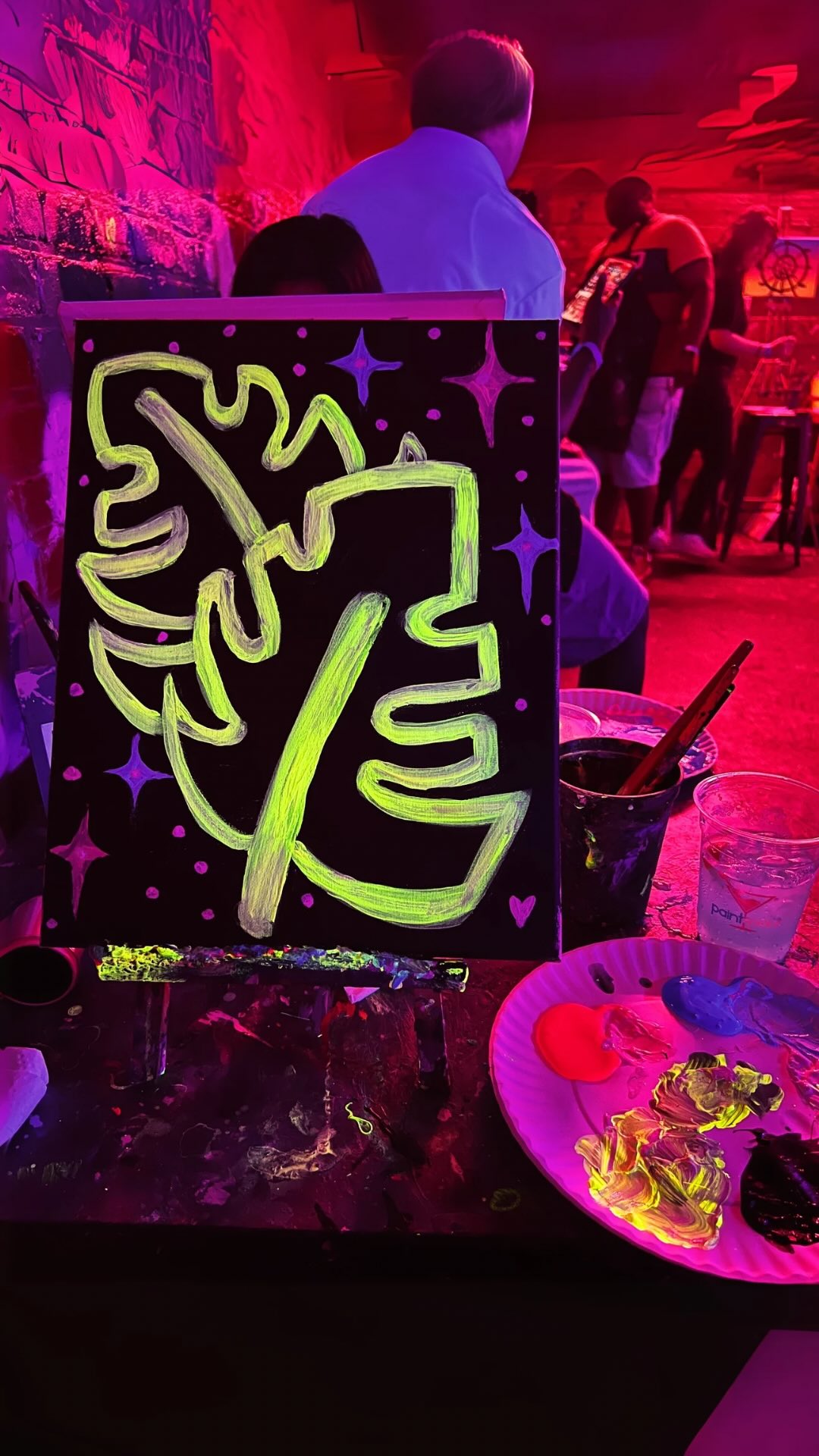 LIMITED TIME ONLY!!!
🎨 Paint ’N Pour - 53 Delancey St, New York, NY 10002
🍹Whoever invented paint ’n sip was a genius—cocktails on demand while doing a fun yet relaxing activity. But the good people @paintnpourinc are, dare I say, even more brilliant! They’ve introduced us to Glowchella, their glow-in-the-dark paint ’n sip class. Paintings that glow in the dark are just next-level.
🖌️ But don’t worry if you’re not into glowing paintings, their beloved Paint ‘N Sip classes aren’t going anywhere and are always open to all levels (pro-artist skills not required).
🏷️ #thingstodoinnyc #popupgirlsnyc #paintnpour #paintnsip