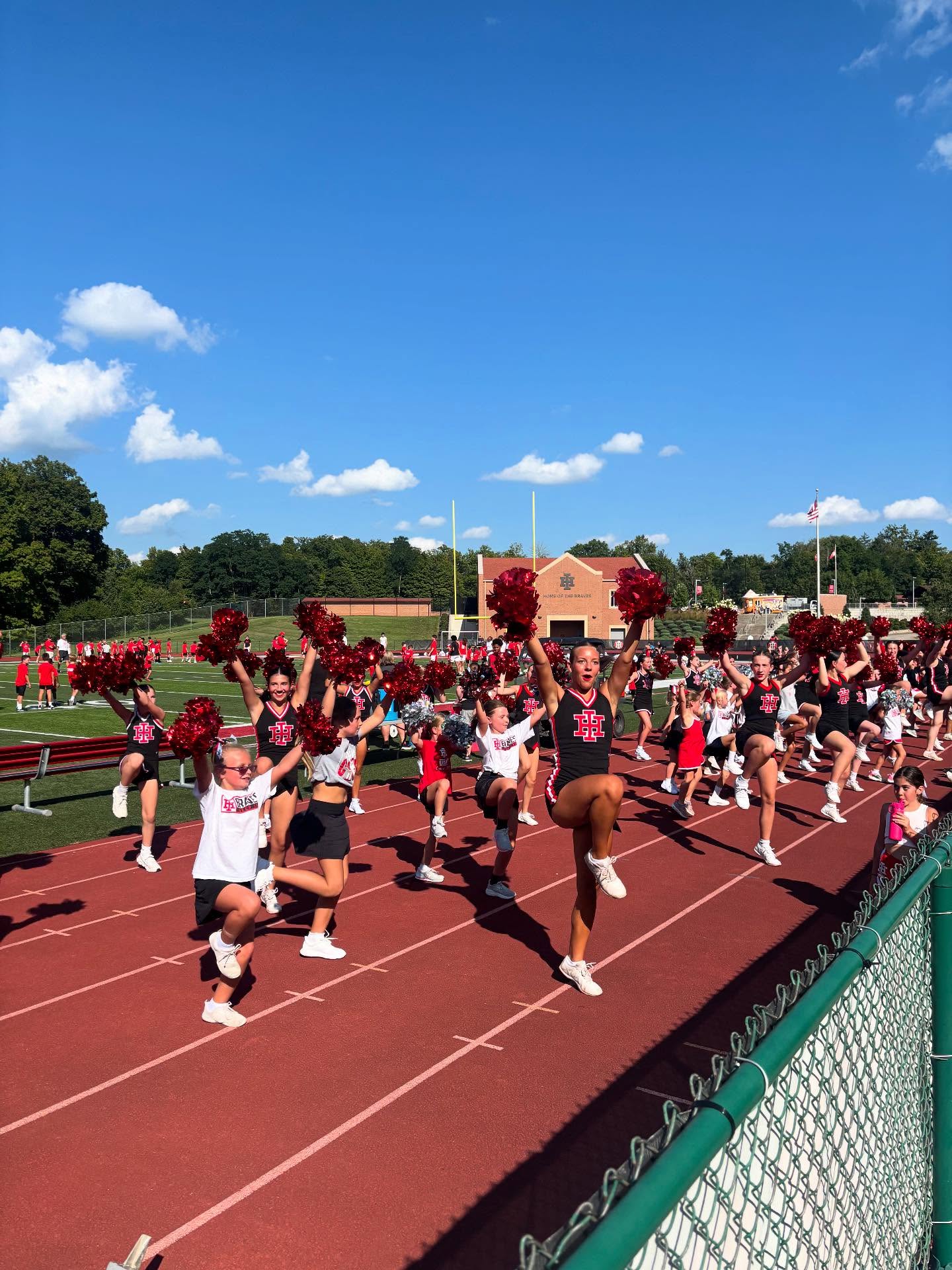 Our Youth Braves getting it done at Hits on the Hill! Our Varisty will take the field at 6 🏈