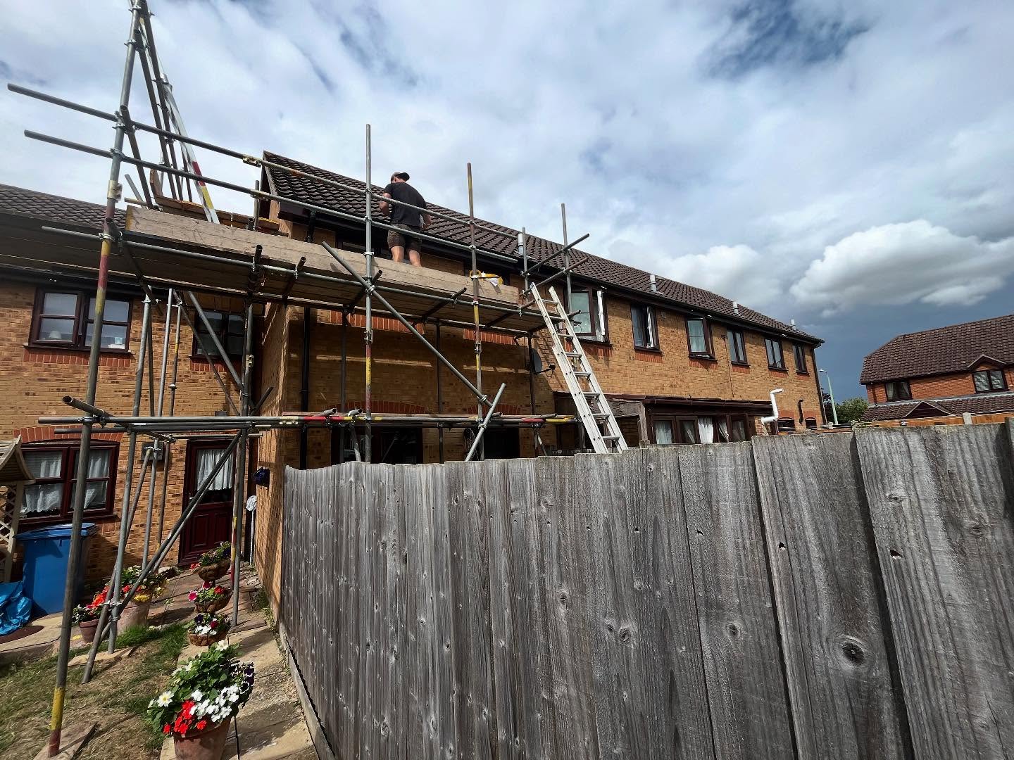 ⭐️Rear and side elevation completed for our valued client. This was to allow them access to replace the roofline⭐️