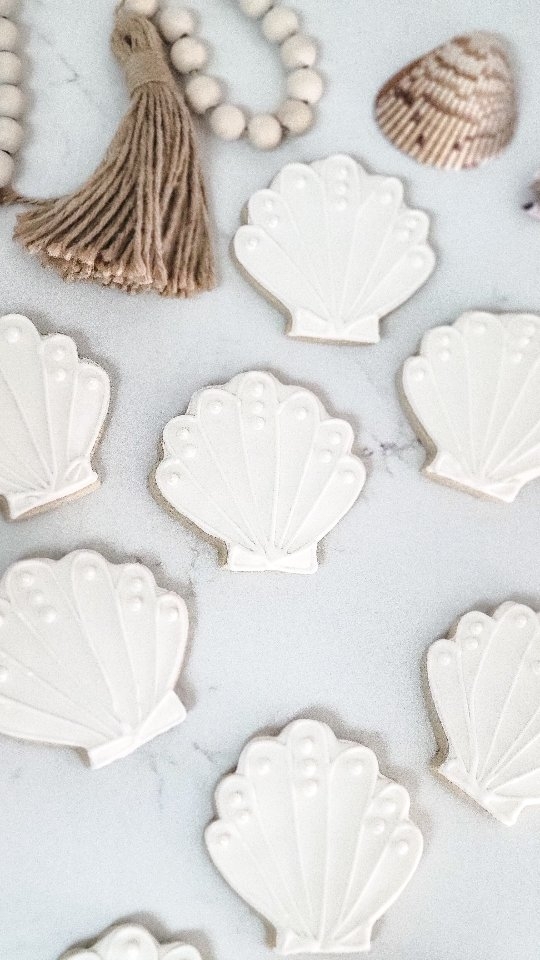 Summer beach days are coming to an end but the feeling can continue in the sweetest ways.
.
.
#cookies#cookielady#cookiesofinstagram #weddingshower#teachergifts #royalicingcookies#cookiedecorating#cookiedecorator#safetyharbor#tarponsprings#dunedin#palmharbor#tampa #clearwater #localbaker
