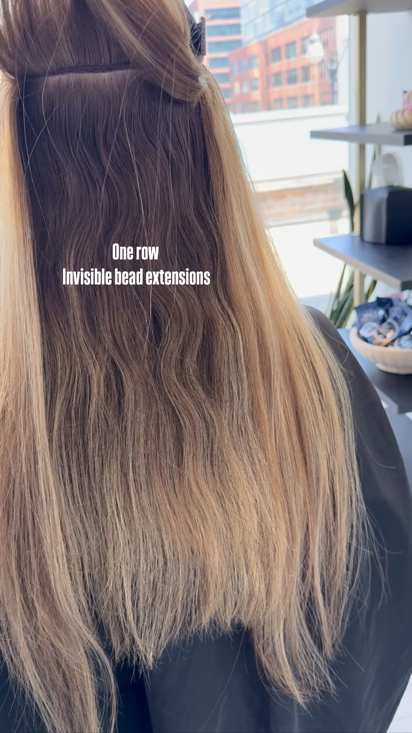 I will never not be obsessed with @invisiblebeadextensions flip up & how well we can color match extension hair these dayssss (( annnnd this was before we did her color that day.))
I have a few openings left for August. & September is getting booked up, so I would try to plan ahead if you know you want to come in!! I can’t wait to see you and get these new extension and color installs in! 🫶🏼