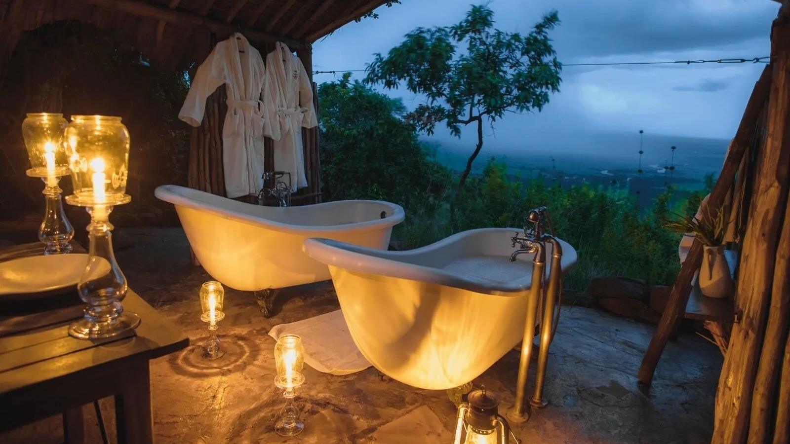 Soak in the wild 🛁✨
From candlelit tubs overlooking the savanna to open-air baths surrounded by birdsong, there’s nothing quite like a bush bath. A moment to pause, breathe, and let Africa’s magic sink in.
Photo credit:
1. Kilima Camp
2. Duba Plains Camp
3. Londolozi Private Game Reserve
4. Morukuru Owner’s House
#bushbath #africanluxury #safarilife #lovedafrica #travelafrica #luxurysafari #wildescape #safaristyle