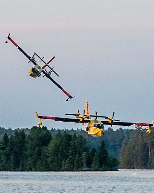 It’s dangerously dry out there.
If water bombers hit your lake — GET OUT OF THE WAY!
Every second you stay in their path risks lives, homes, and our forests.